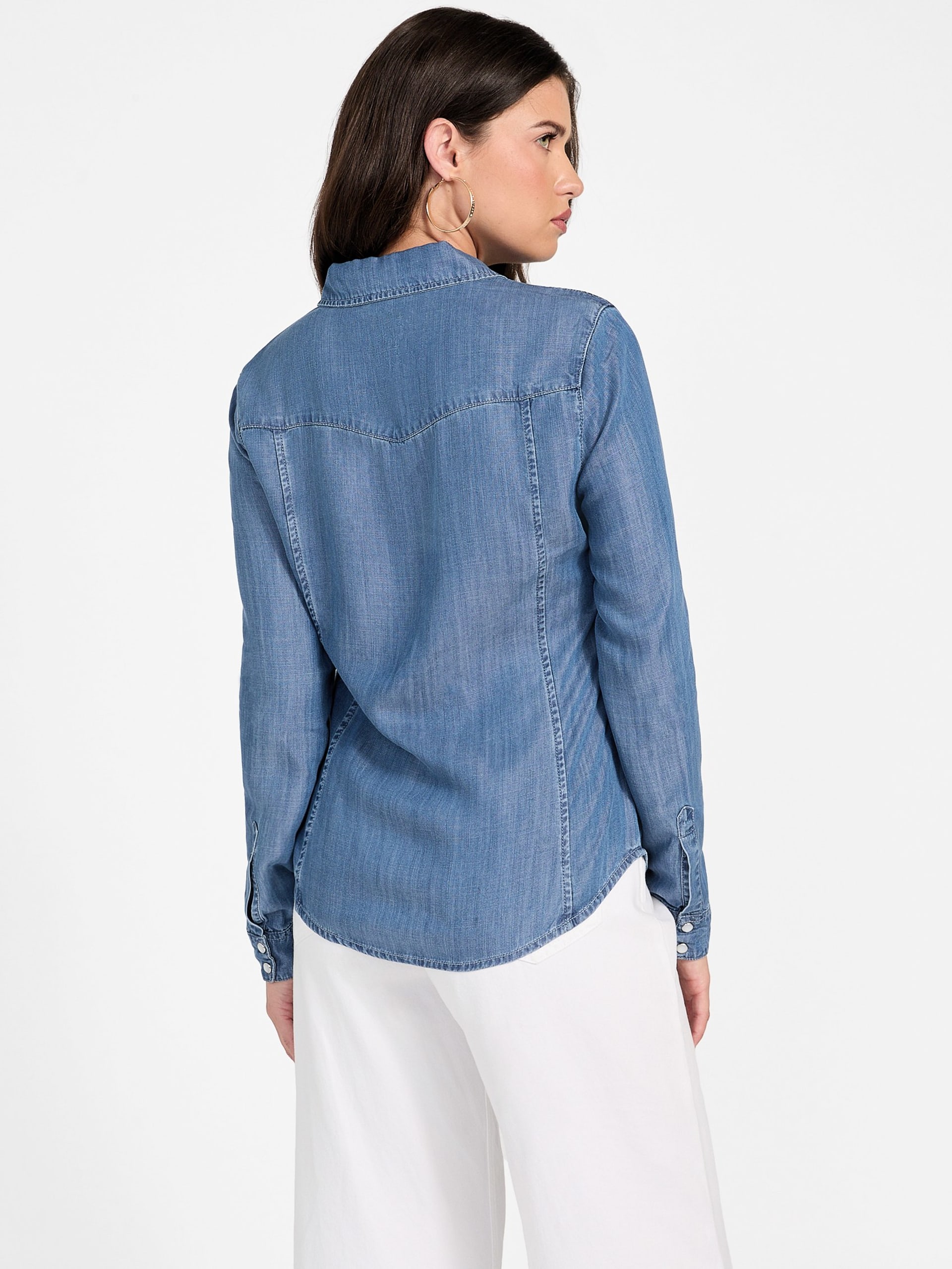 Camisa clássica de estilo western em jeans
