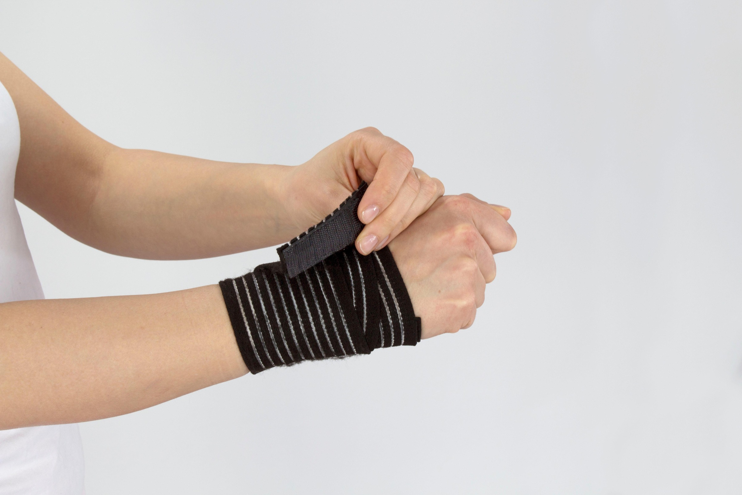 Hydas Stützbandage »Universal-Gelenkbandage, Doppelpack - Stützt die Gelenke und Bänder« Ideal für Knie, Knöchel, Ellenbogen oder Handgelenk