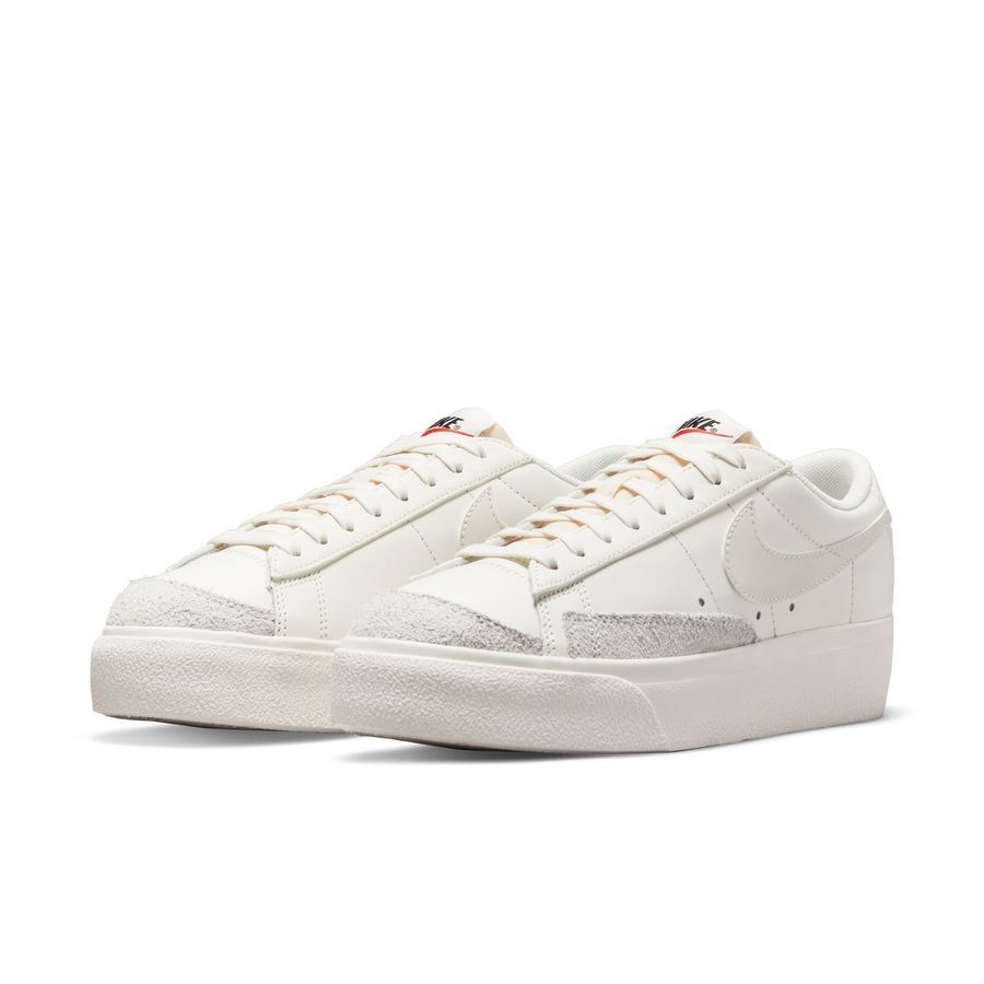 Nike Chaussures Blazer Low Platform - Blanc Cassé/Noir Femme