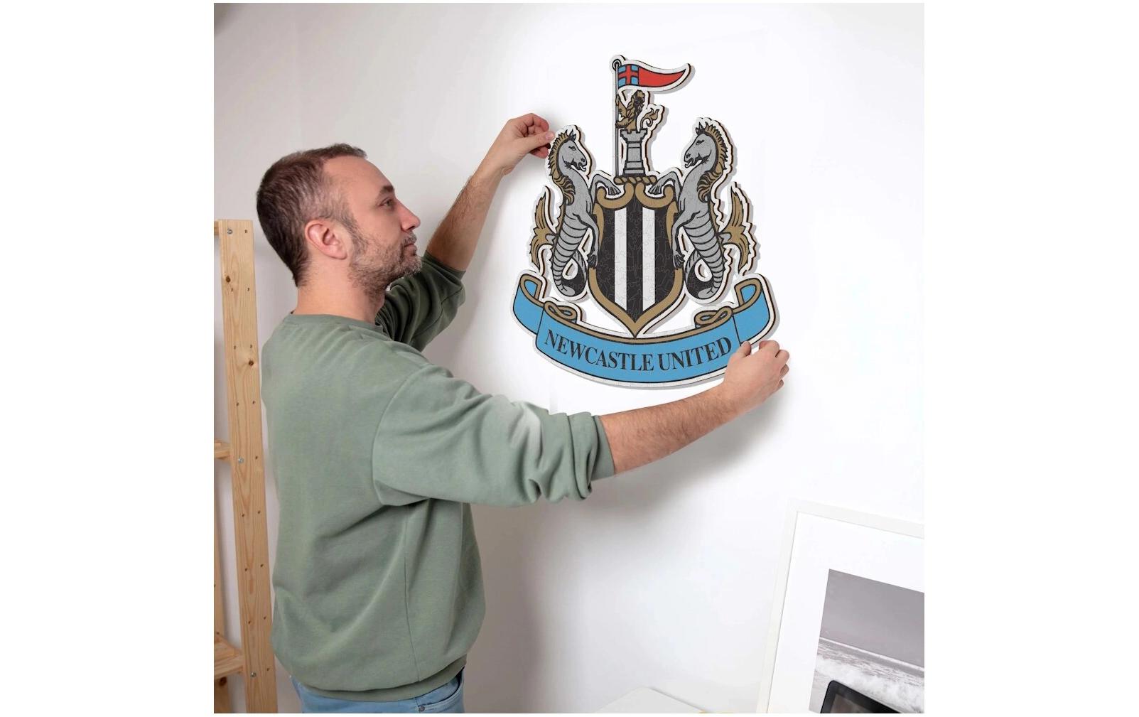 Newcastle United FC – LogoOffiziell lizenziertes Holzpuzzle, Grösse M