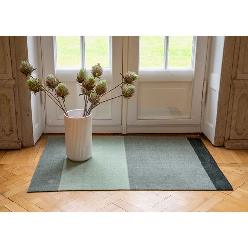 Tica Copenhagen Stripe Horisontal Gulvtæppe, Grøn/Støvet/Mørk Grøn, 90x130 cm