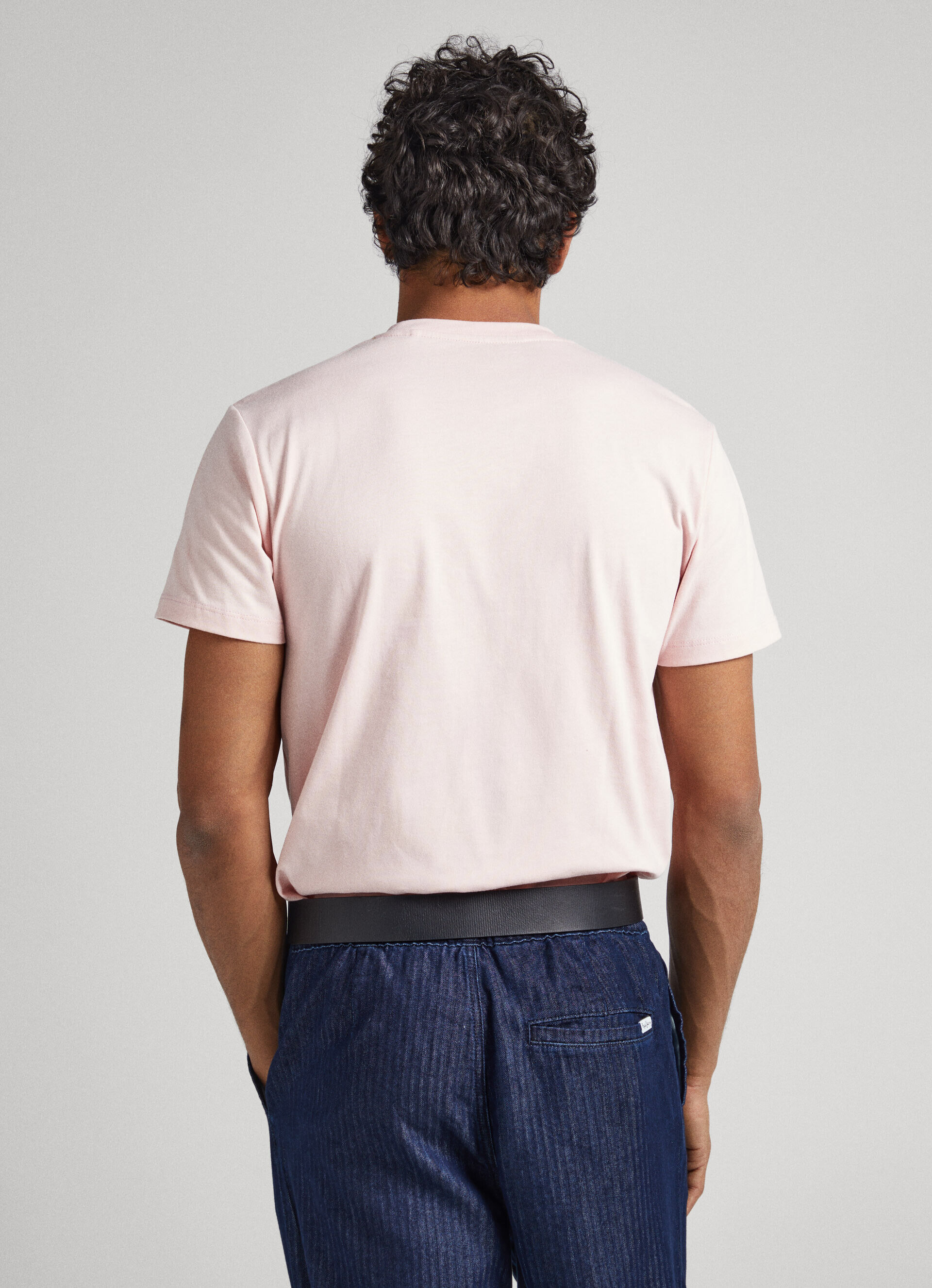 T-SHIRT COM LOGOTIPO 1973 - spritzer rosa