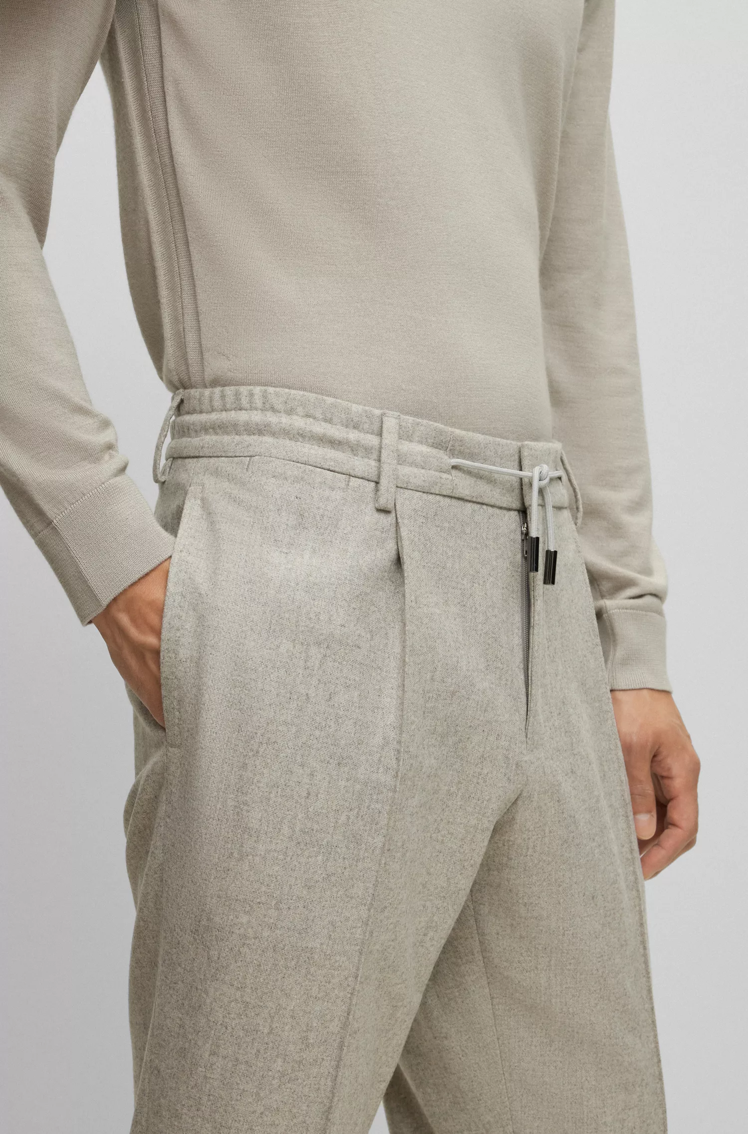 Calça BOSS Camel de corte slim em lã com microestampa e detalhes em cashmere.