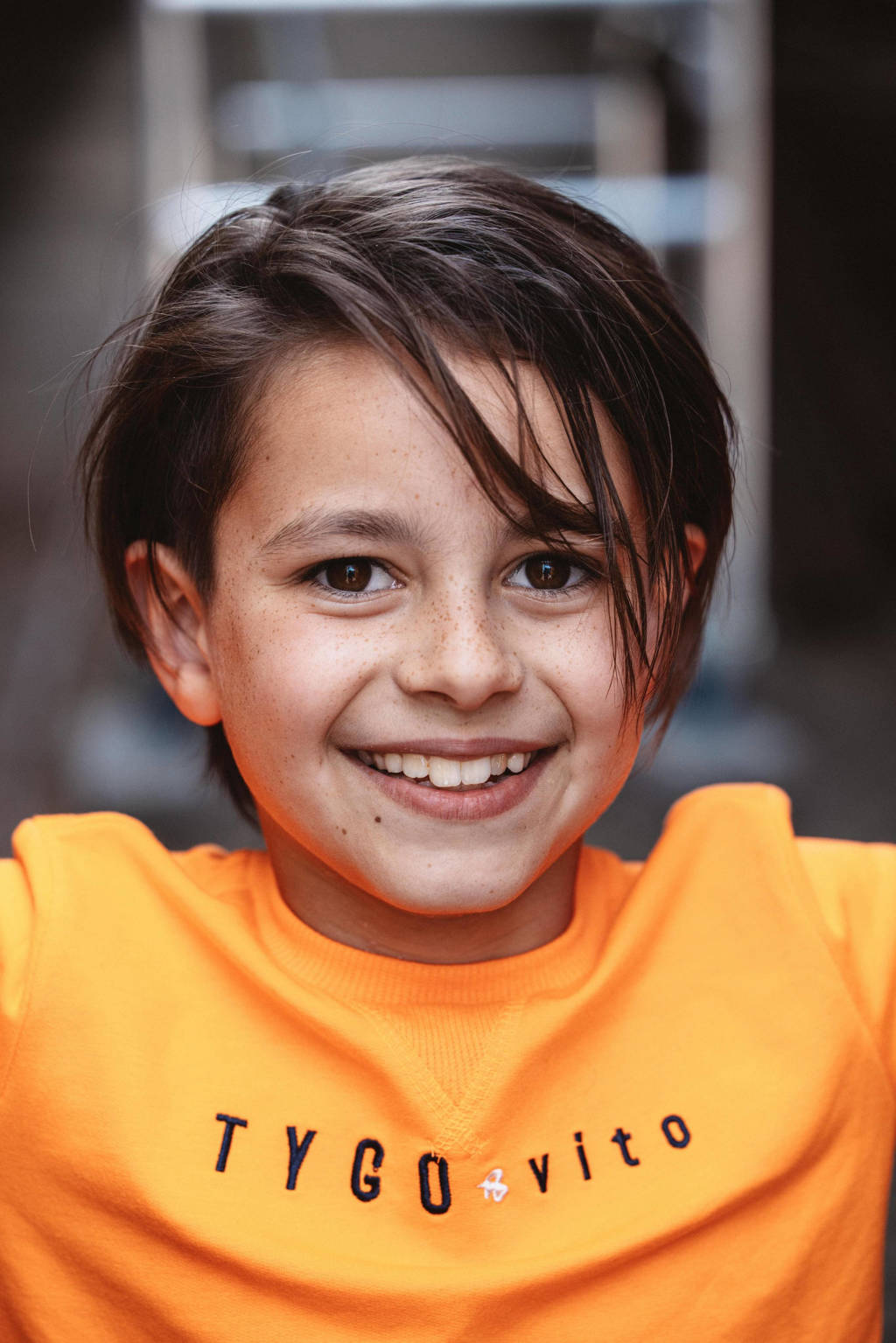 TYGO & vito sweater met tekst fel oranje