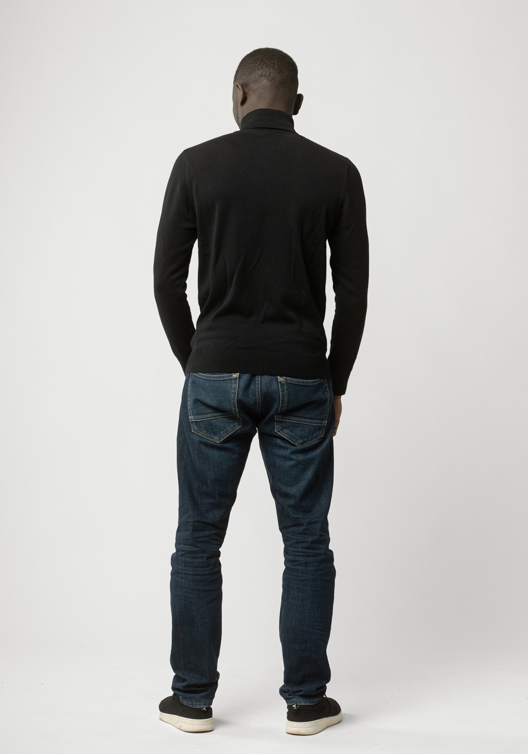 Mela Feinstrick Rollkragenpullover Kanja Schwarz