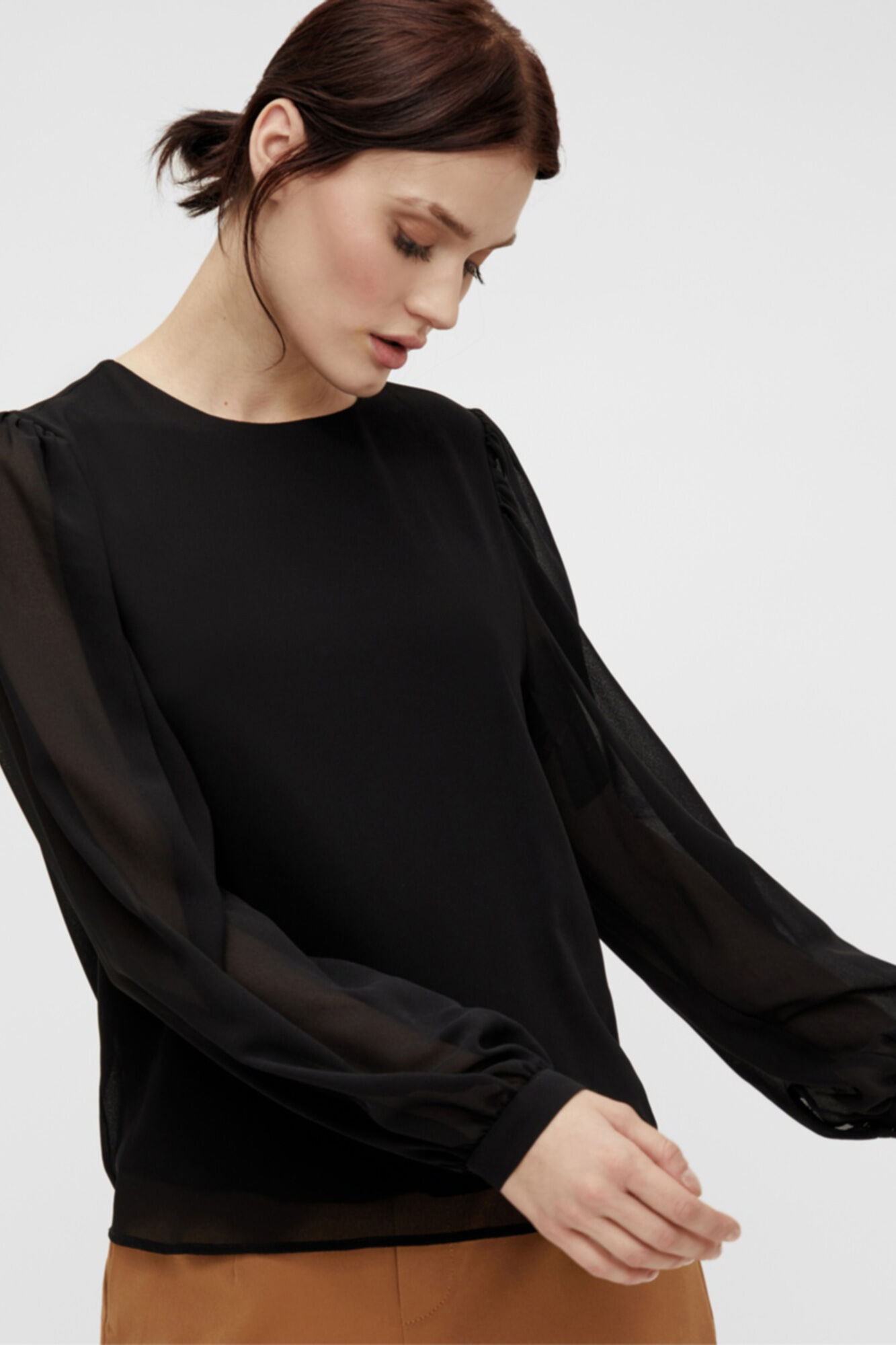 Blusa em tecido sustentável - Preta