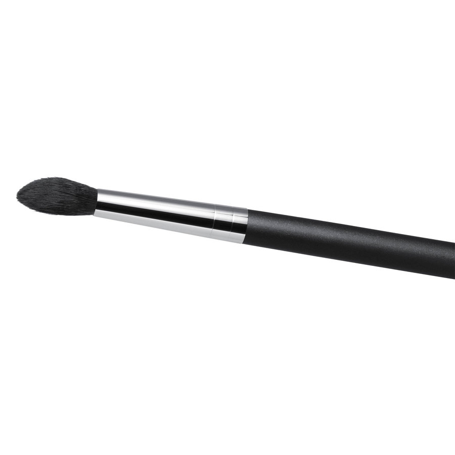 MAC 240S Large Tapered Blending Brush
