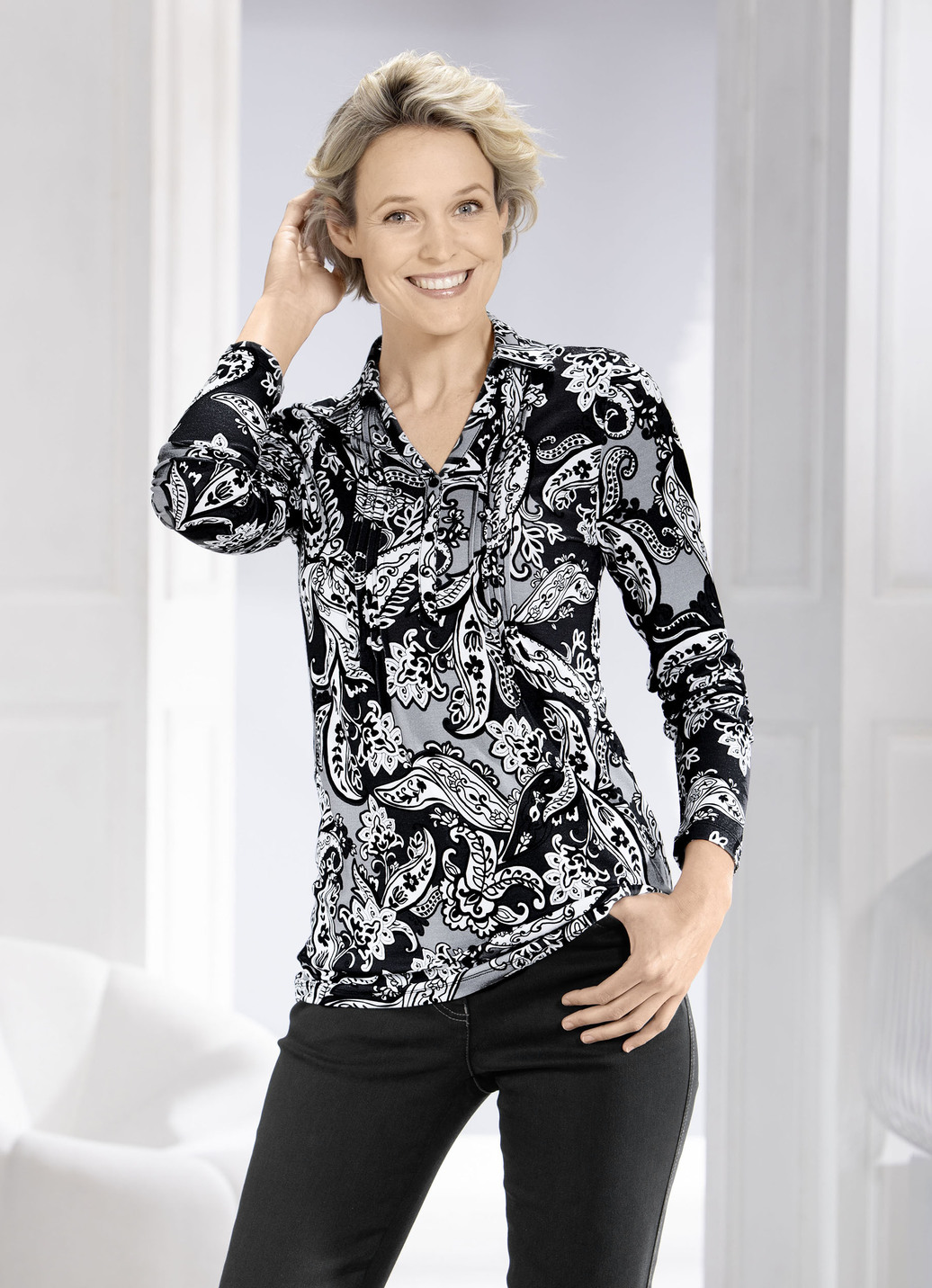 Poloshirt mit Biesenverarbeitung in 2 Farben
