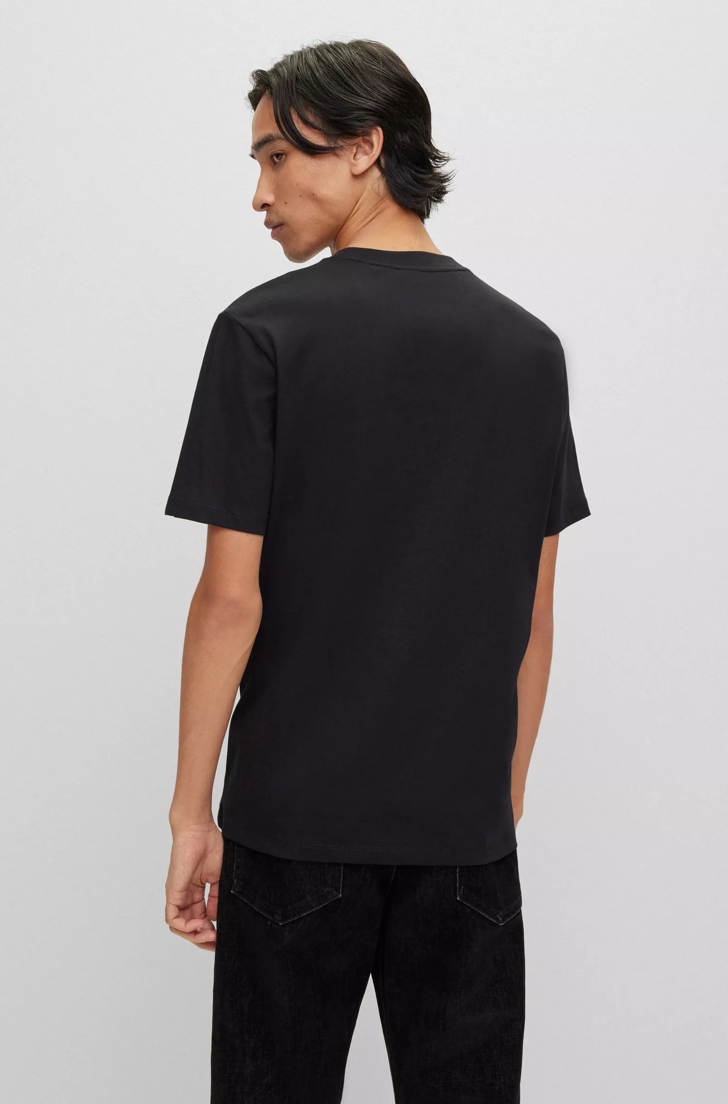 Camiseta HUGO vermelha em malha de algodão com logo duplo.