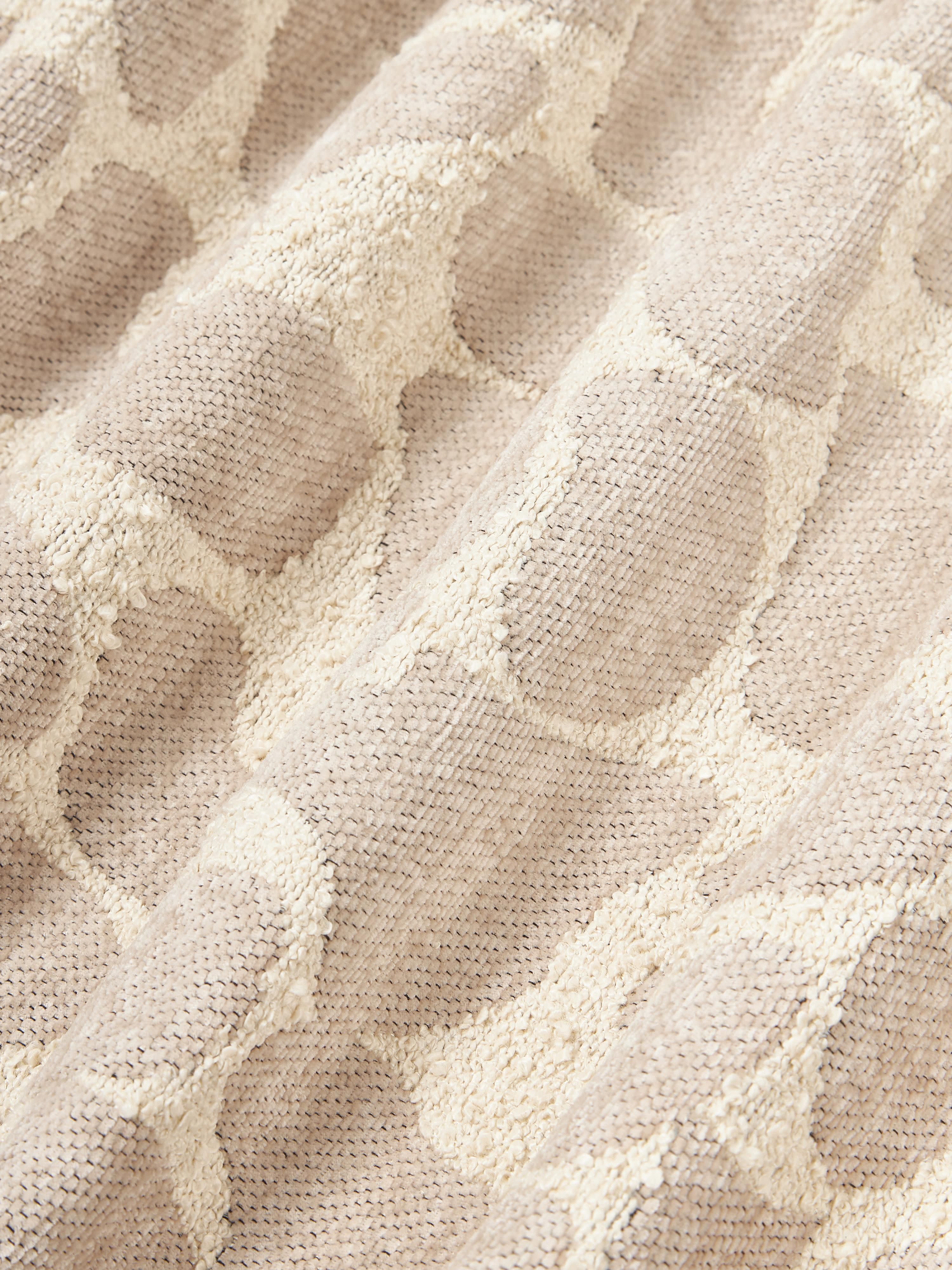 Kussenhoes Nenda van bouclé en chenille