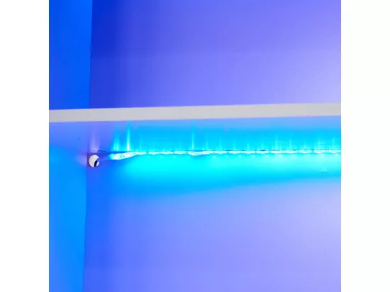 Vitrine LED avec port et tiroir USB télécommande 16 couleurs sur pied avec décor bois armoire de présentation à 5 compartiments MDF blanc
