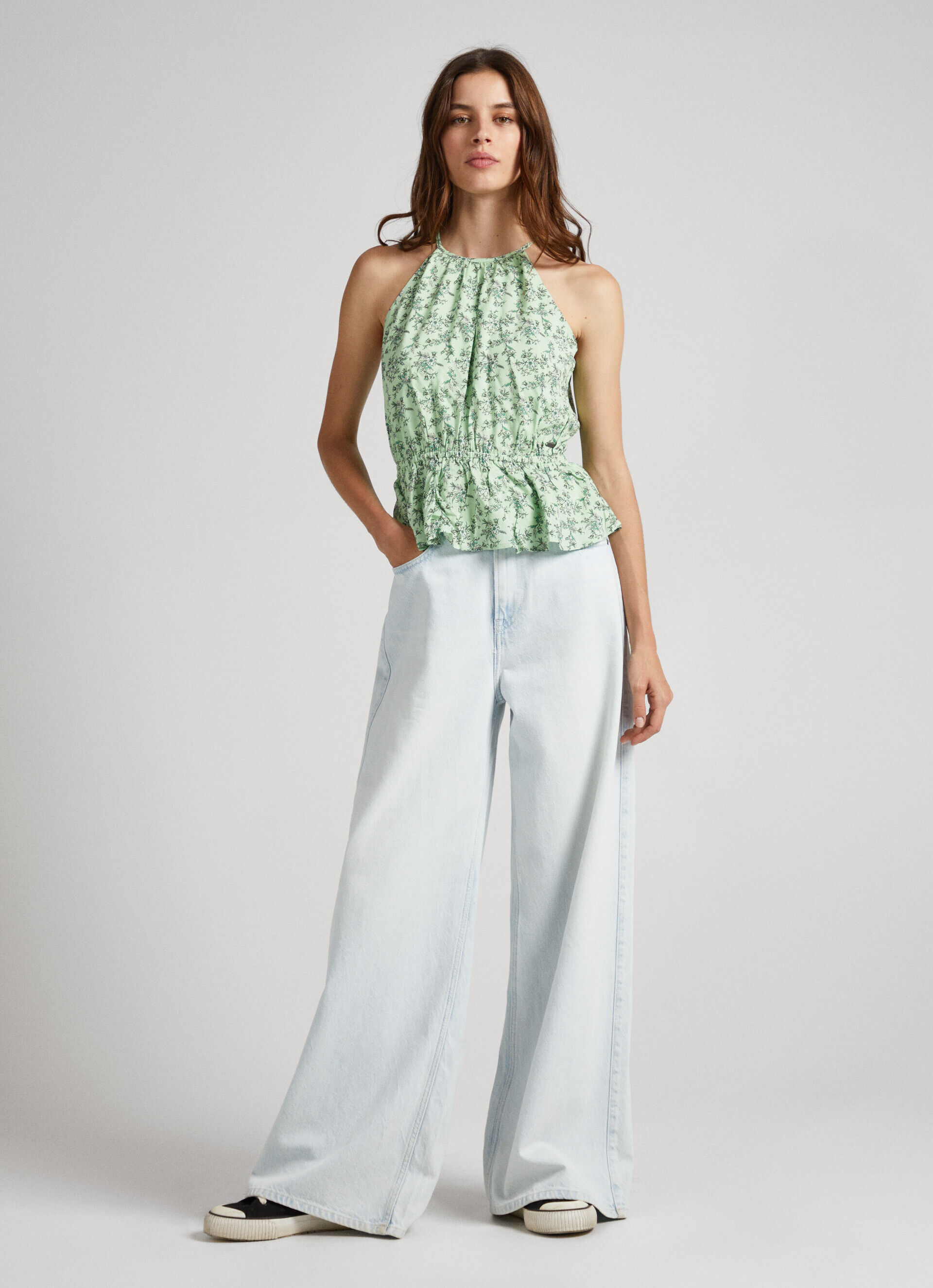 Blusa de alças com estampa floral - Multicolorida