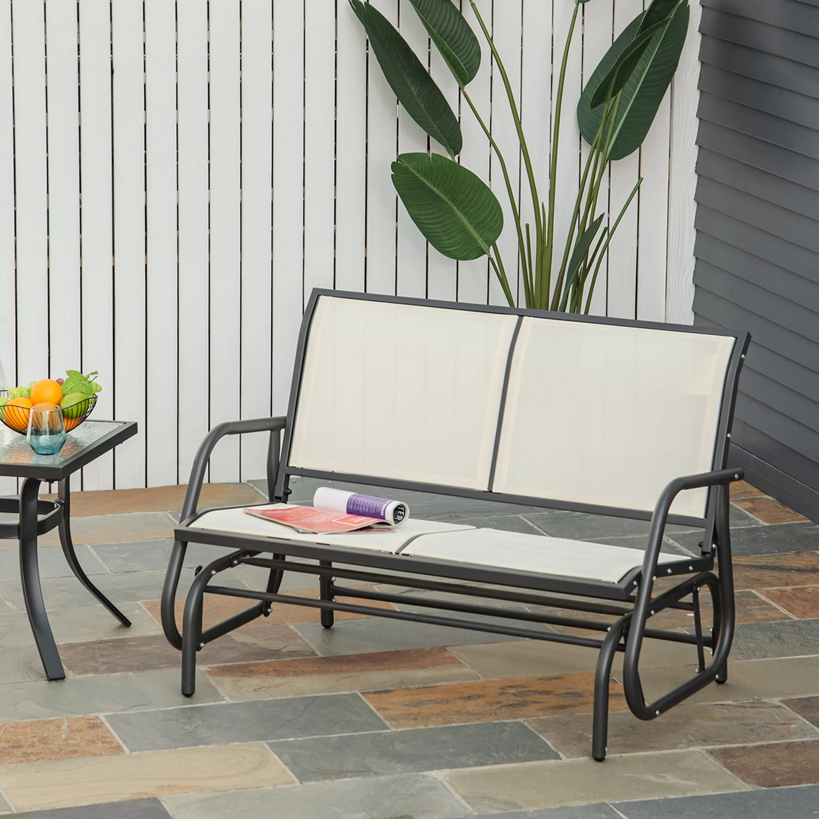 Banco de balanço Outsunny para 2 pessoas, cadeira de balanço para jardim, estrutura em metal e tecido Textileline respirável para uso externo, capacidade máxima de carga de 200 kg, 120 x 70 x 85 cm, bege