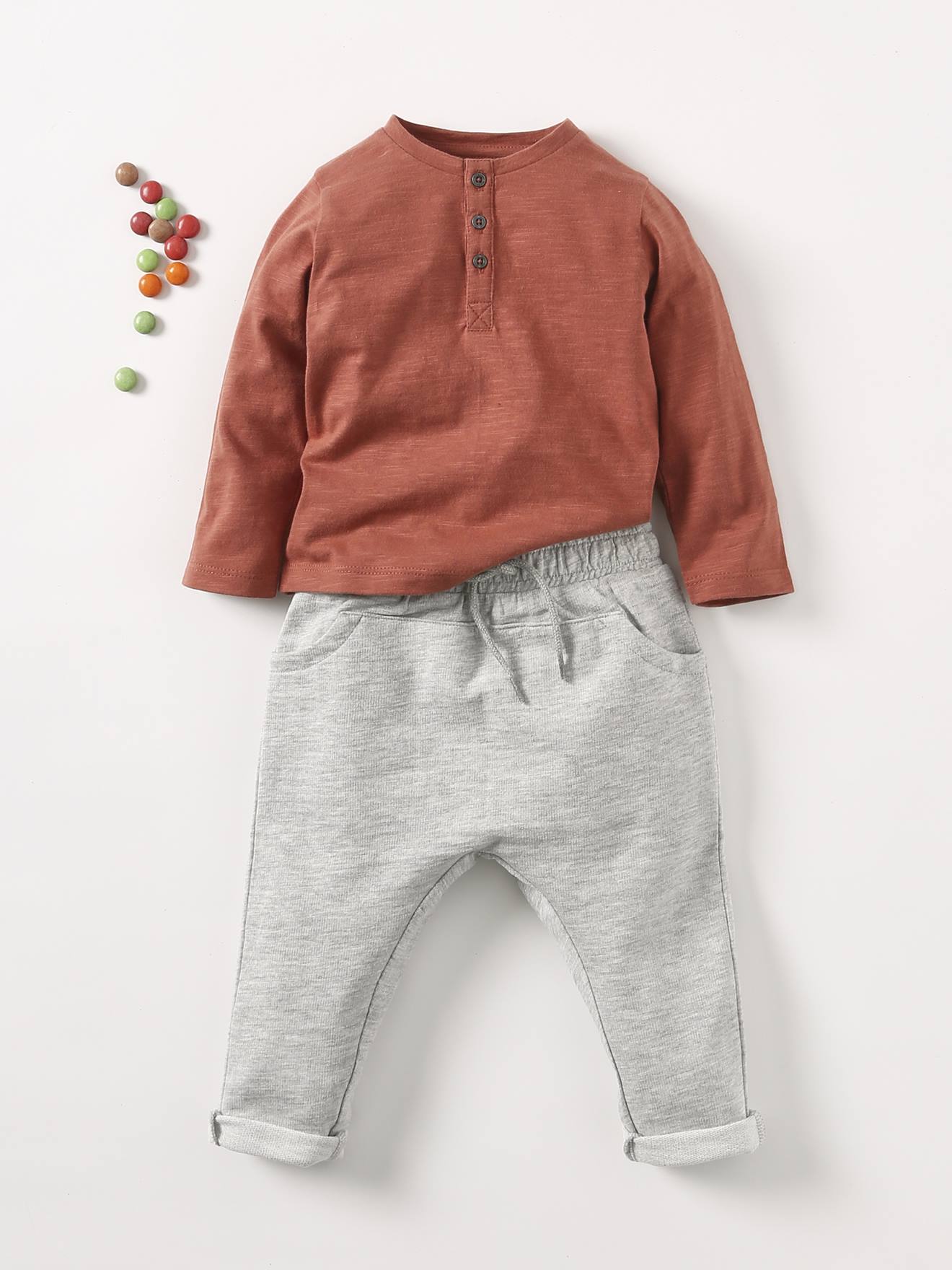 Calça de lã lisa bege claro para bebê menino
