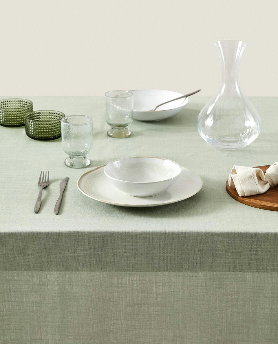 TOALHA DE MESA COM BUNDAS