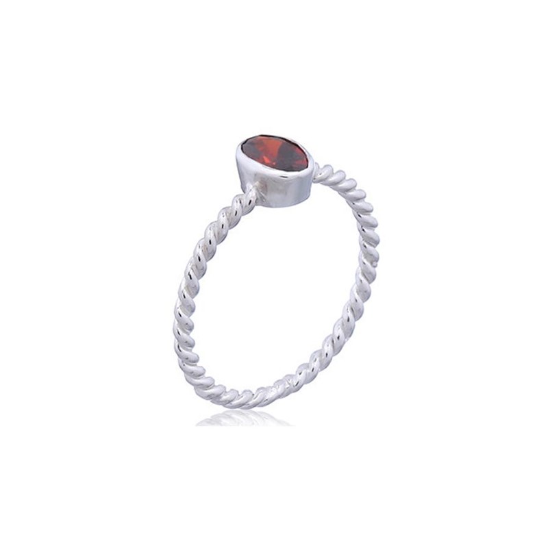 Bague torsadée en argent et brillant rouge