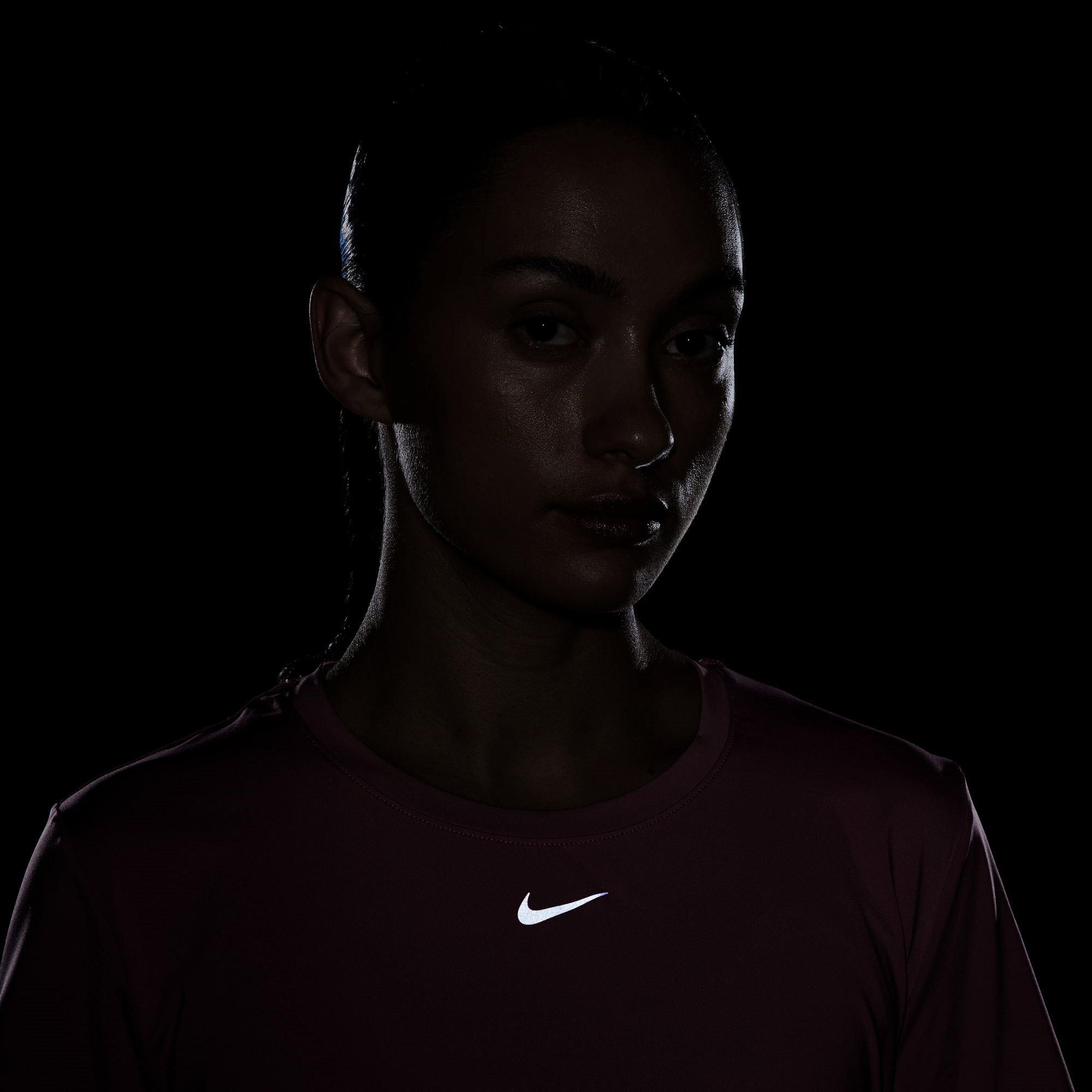 Nike Dri FIT One Womens Standard Fit Short Sleeve Top