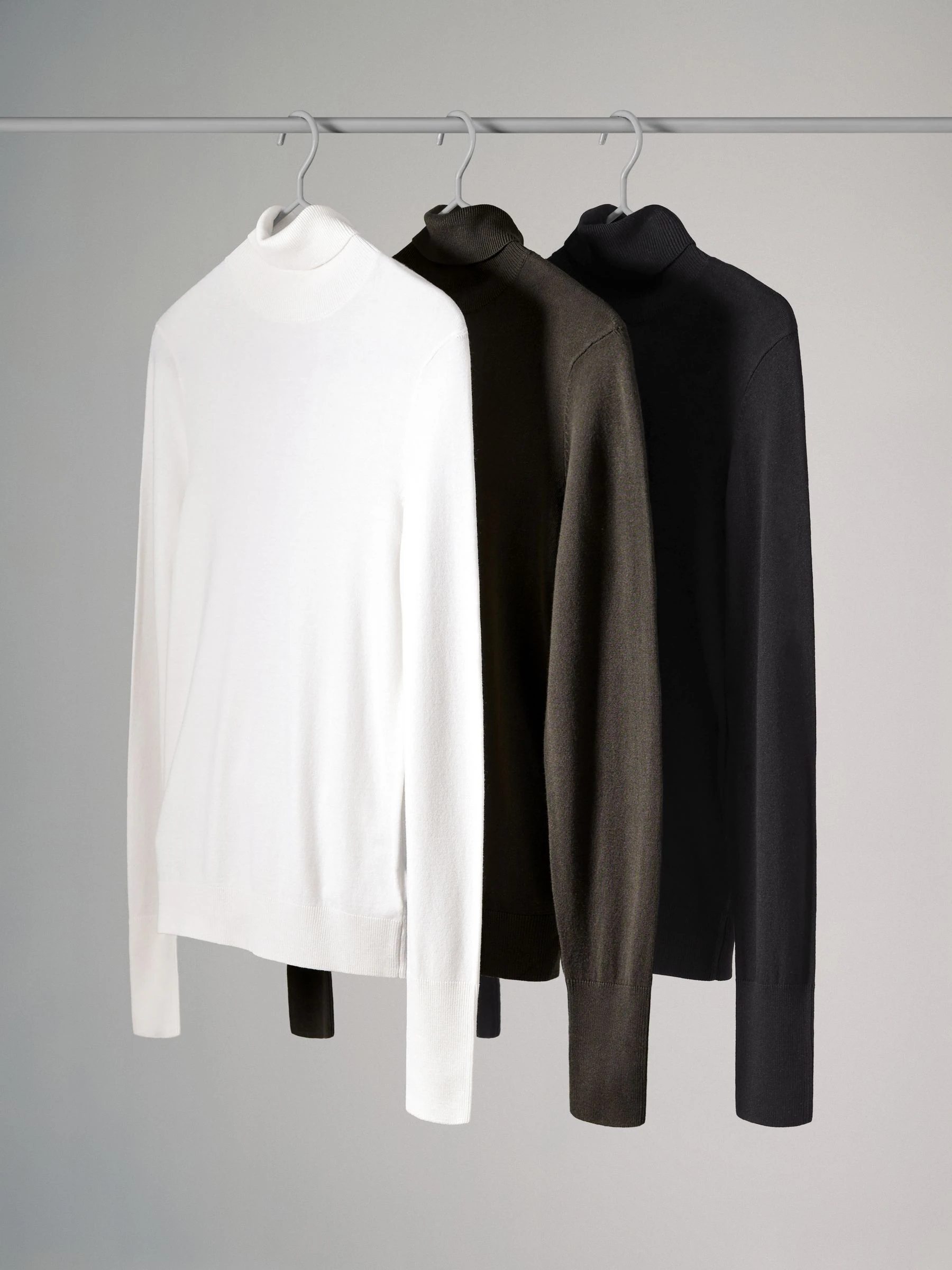 Zwart/chocoladebruin/crème - The Set Ribbed Knit Roll Neck Jumpers