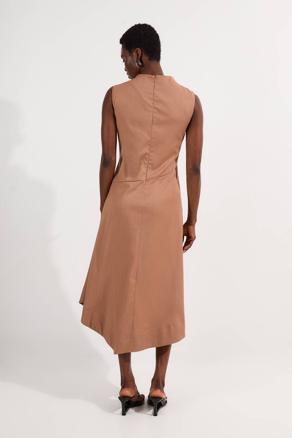 KarenMillen Robe midi asymétrique à corsage drapé et ajusté pour femmes grandes
