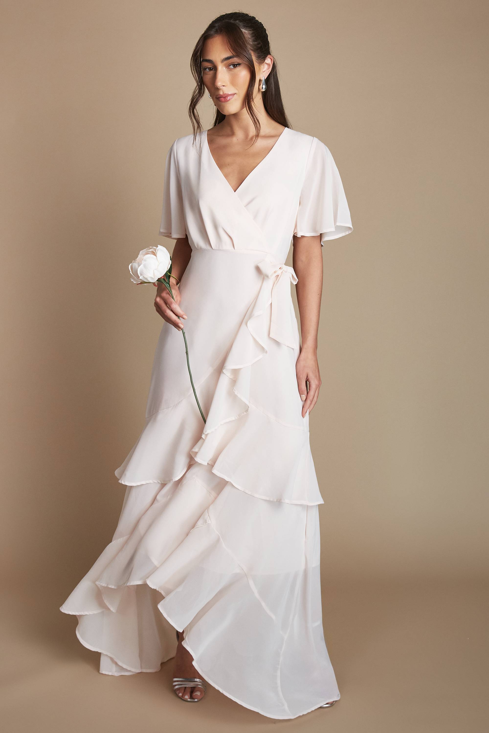 Coast Robe Longue De Demoiselle D'honneur Étagée À Manches Papillon