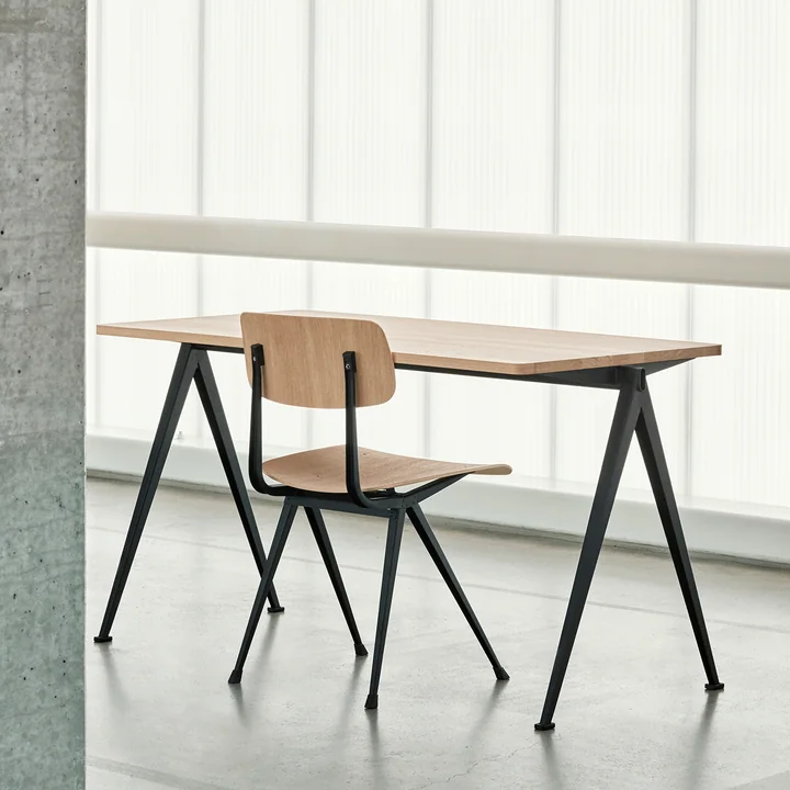 HAY - Result Chair, Eiche forest green gebeizt / schwarz