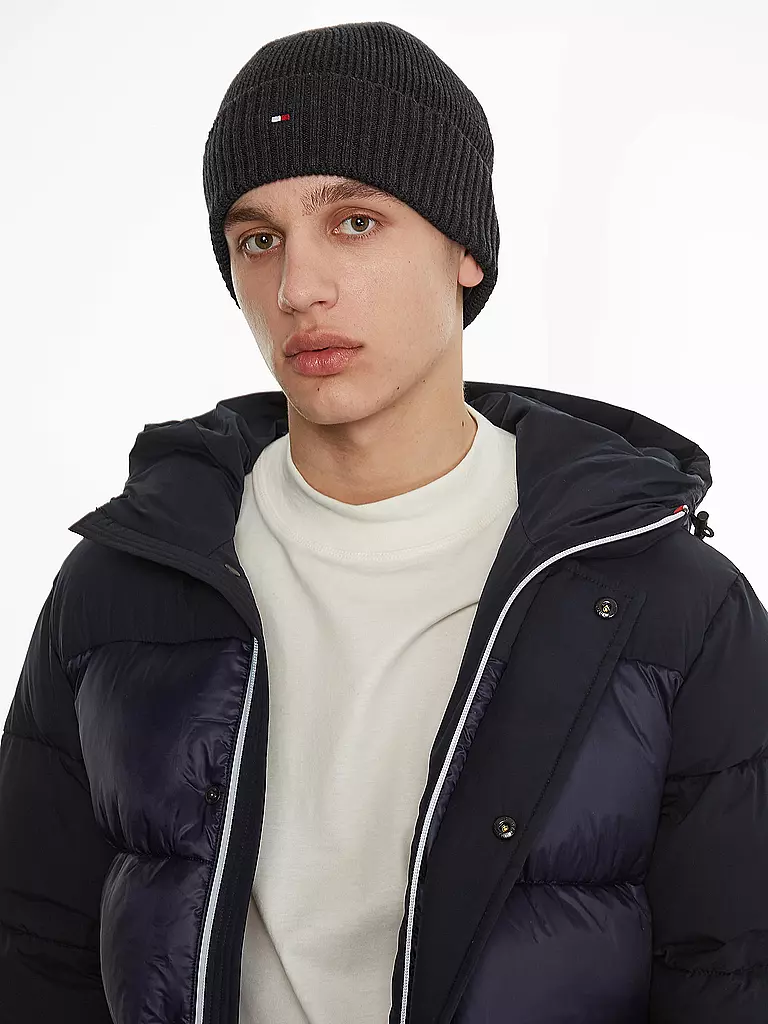 TOMMY HILFIGER Mütze - Haube ESSENTIAL  grau