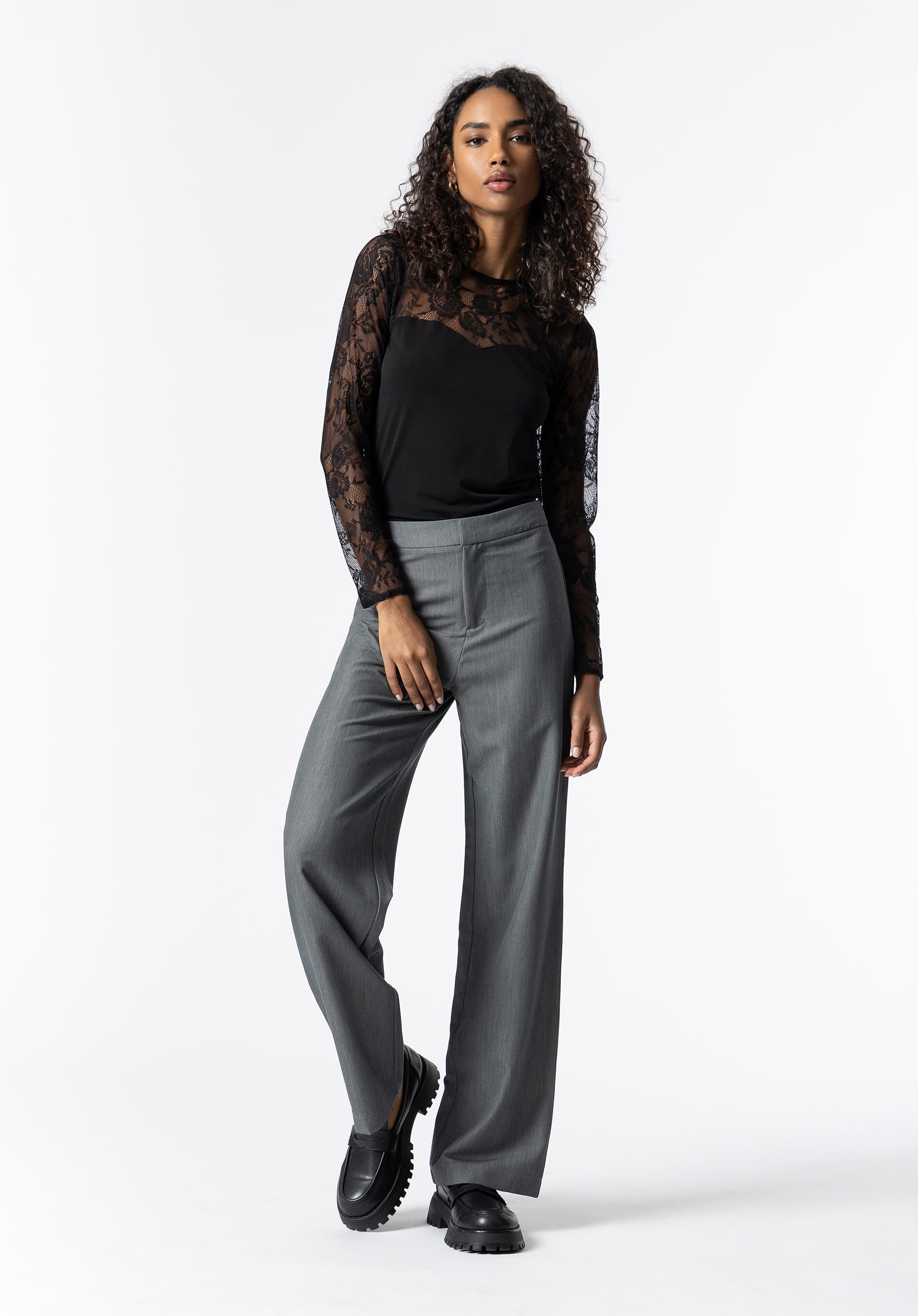 T-shirt Combinada com Renda
