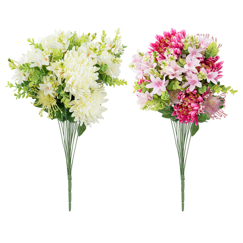 Bouquet de chrysanthèmes, buis et fleurettes