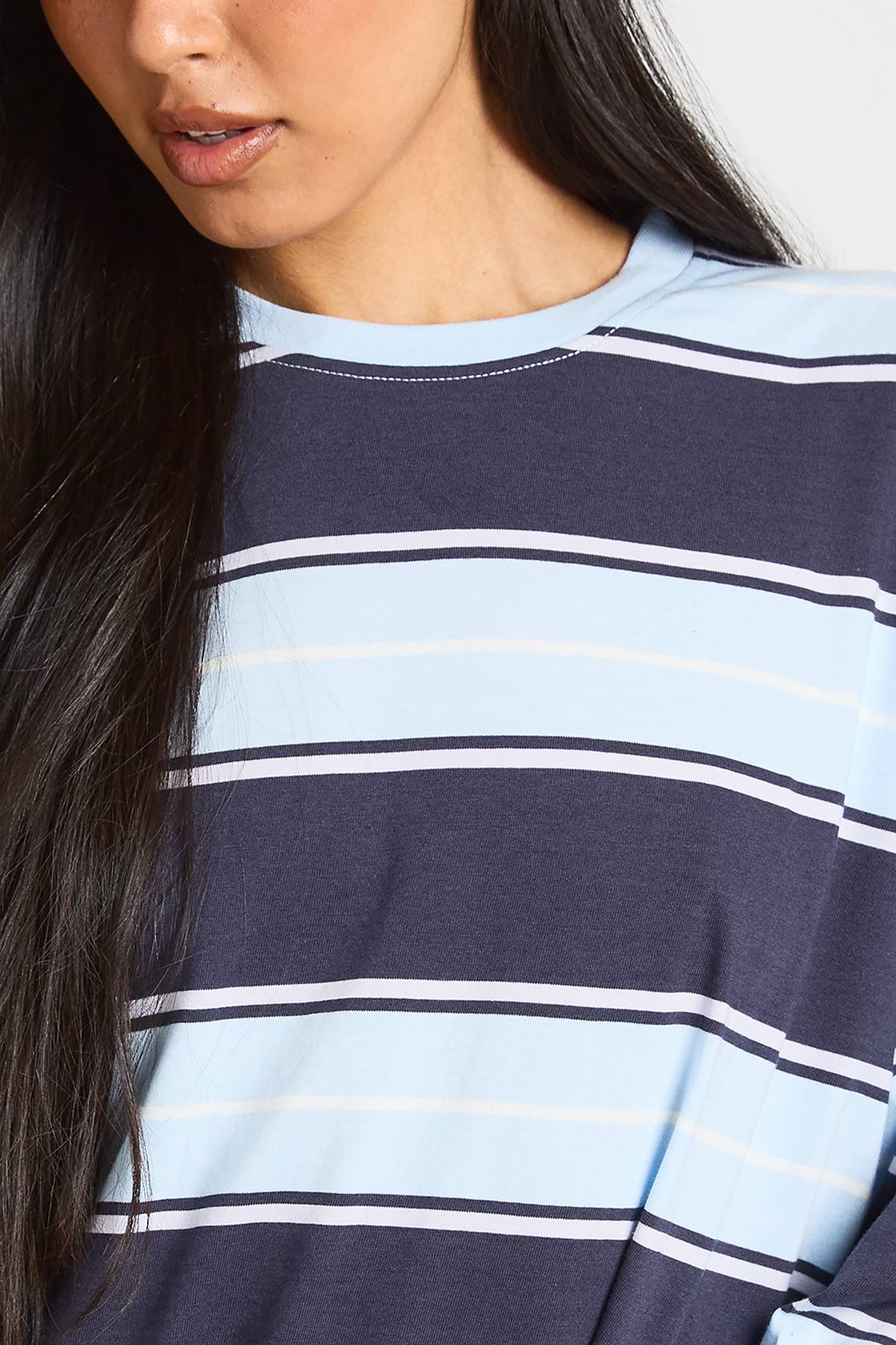 boohoo Haut Oversize À Manches Longues Et Rayures Larges