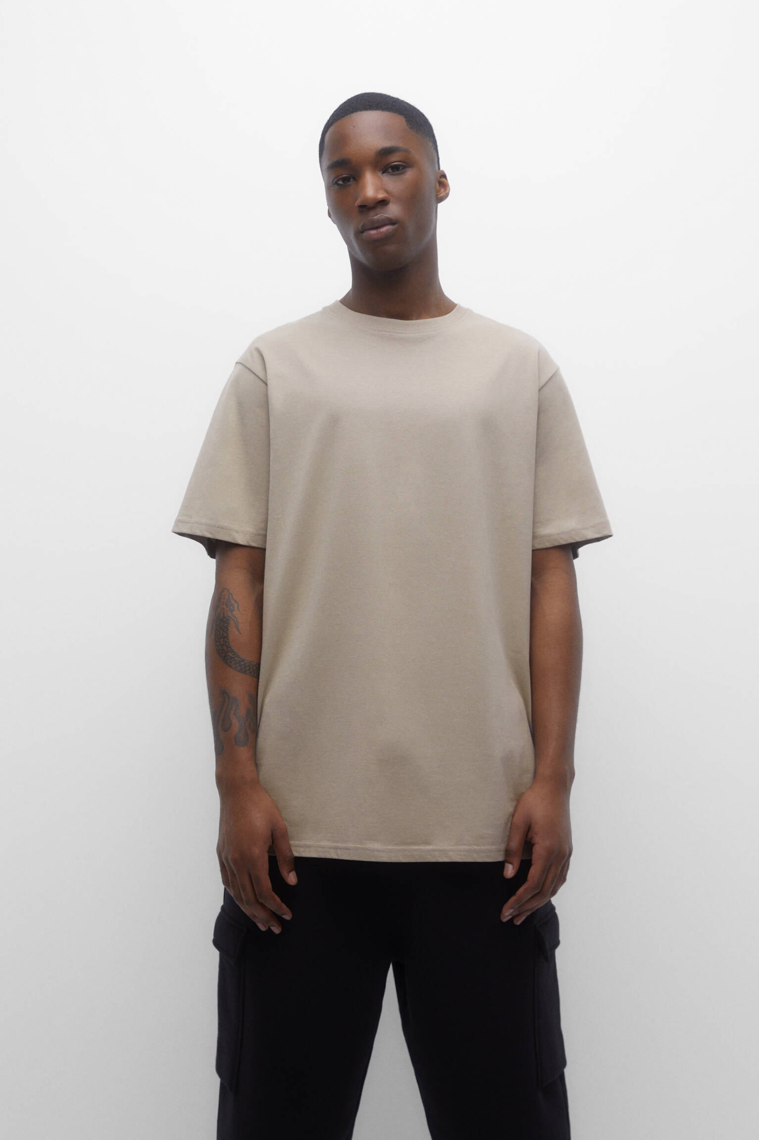PACOTE COM 3 CAMISETAS BÁSICAS - MARROM TAUPE