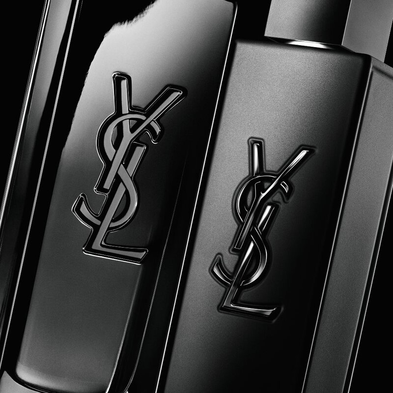 MYSLF LE PARFUM  LA NOUVELLE INTENSITÉ POUR UN HOMME NÉ POUR ÊTRE LUI-MÊME