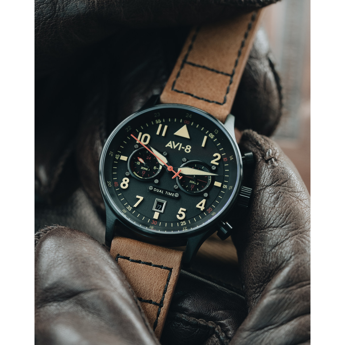 Montre AVI 8 Hawker Hurricane homme acier noir bracelet cuir caramel