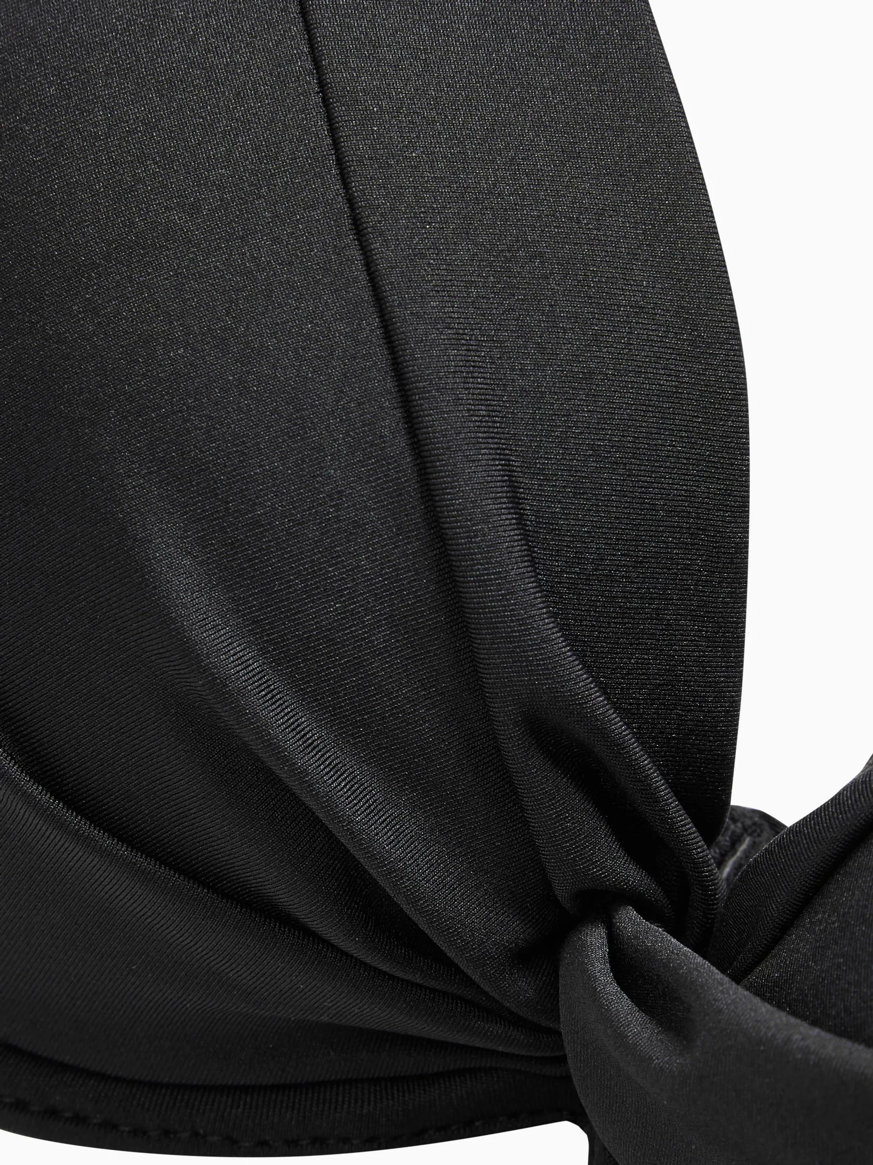 Zwart - Buikcorrigerende bikinitop met vulling en beugel