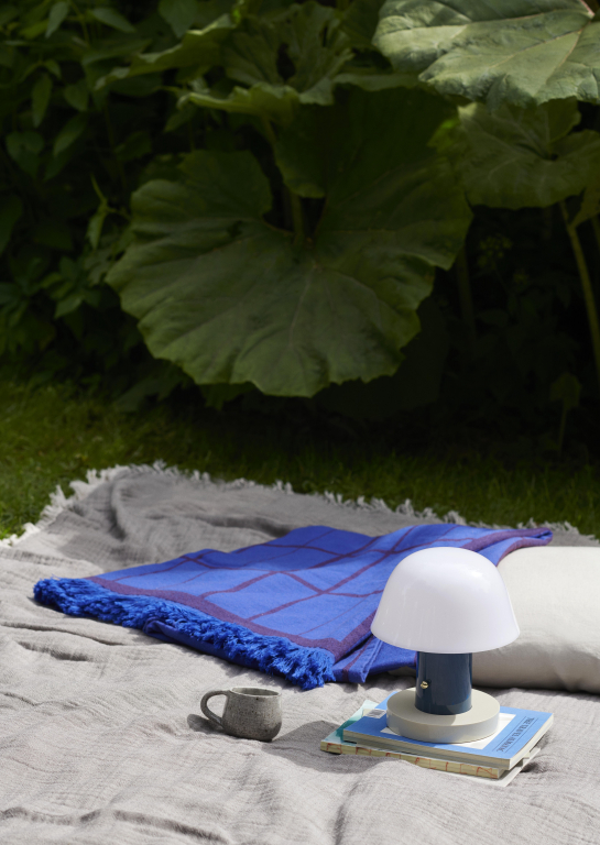 &tradition Setago JH27 tafellamp LED oplaadbaar Nude & Forest