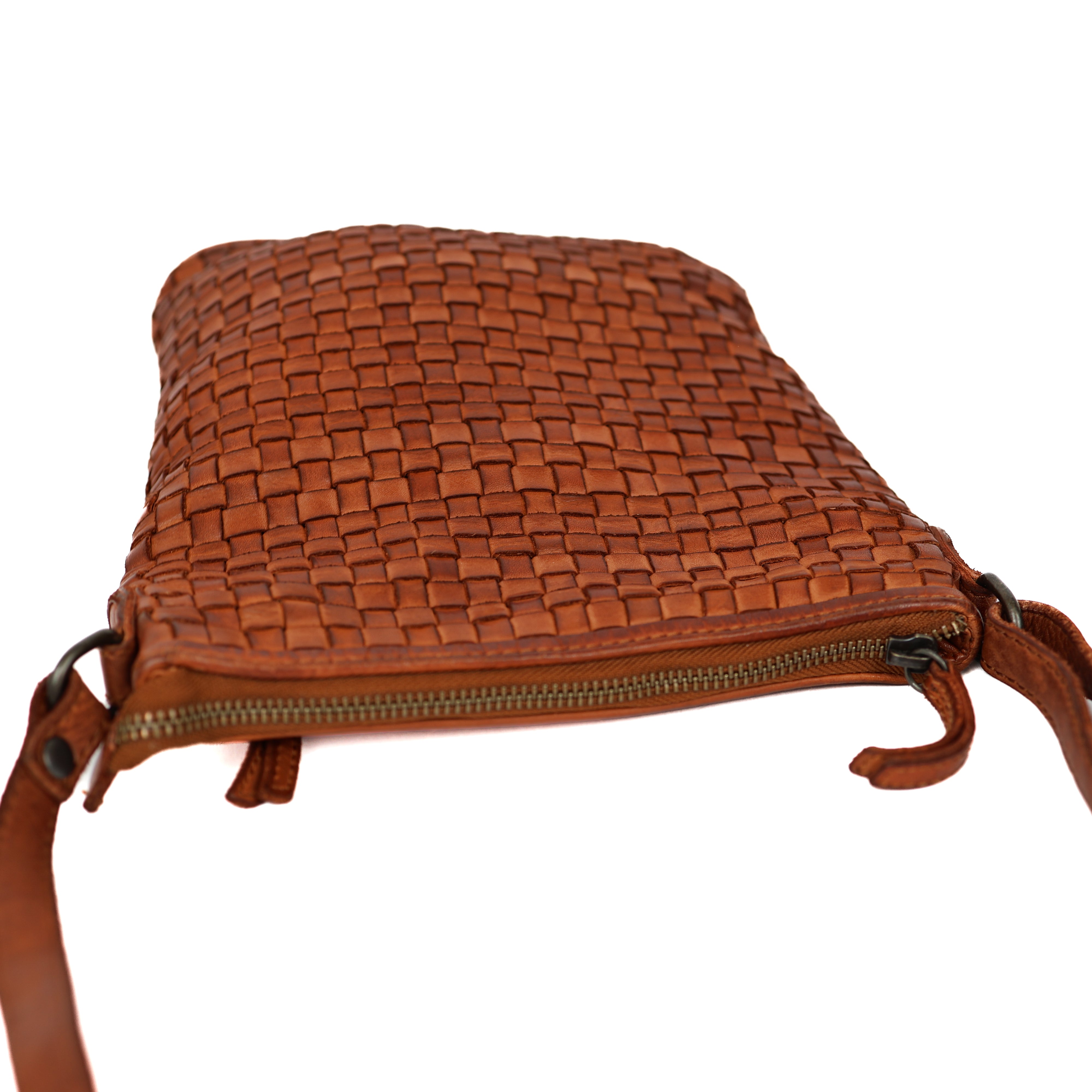 Klein schoudertasje 'Giulia' gevlochten cognac COGNAC