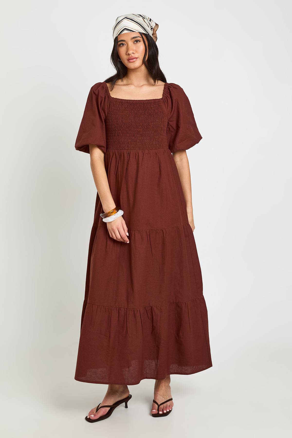 boohoo Robe Midaxi Étagée À Manches Volumineuses Aspect Lin Grande Taille