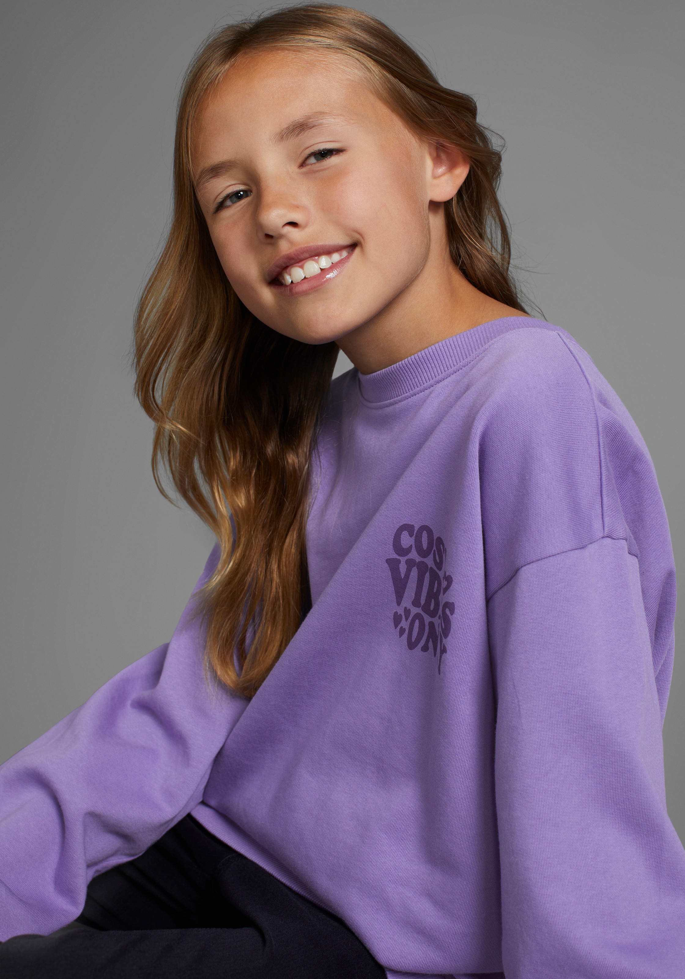 KIDSWORLD Sweatshirt »Rückenprint Sweatshirt«, , in bequemer Form für Mädchen