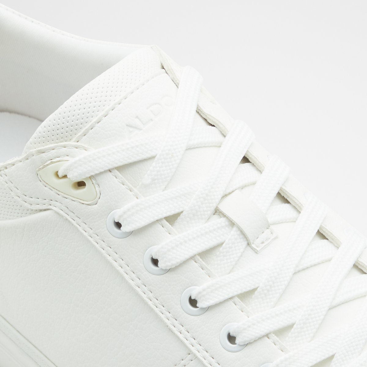 Finespec White Synthetic Smooth Men Low top
