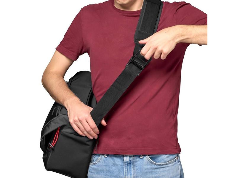 Manfrotto Kameratasche Advanced Messenger M III Schwarz Messenger-Kameratasche mit wasserabweisendem Material