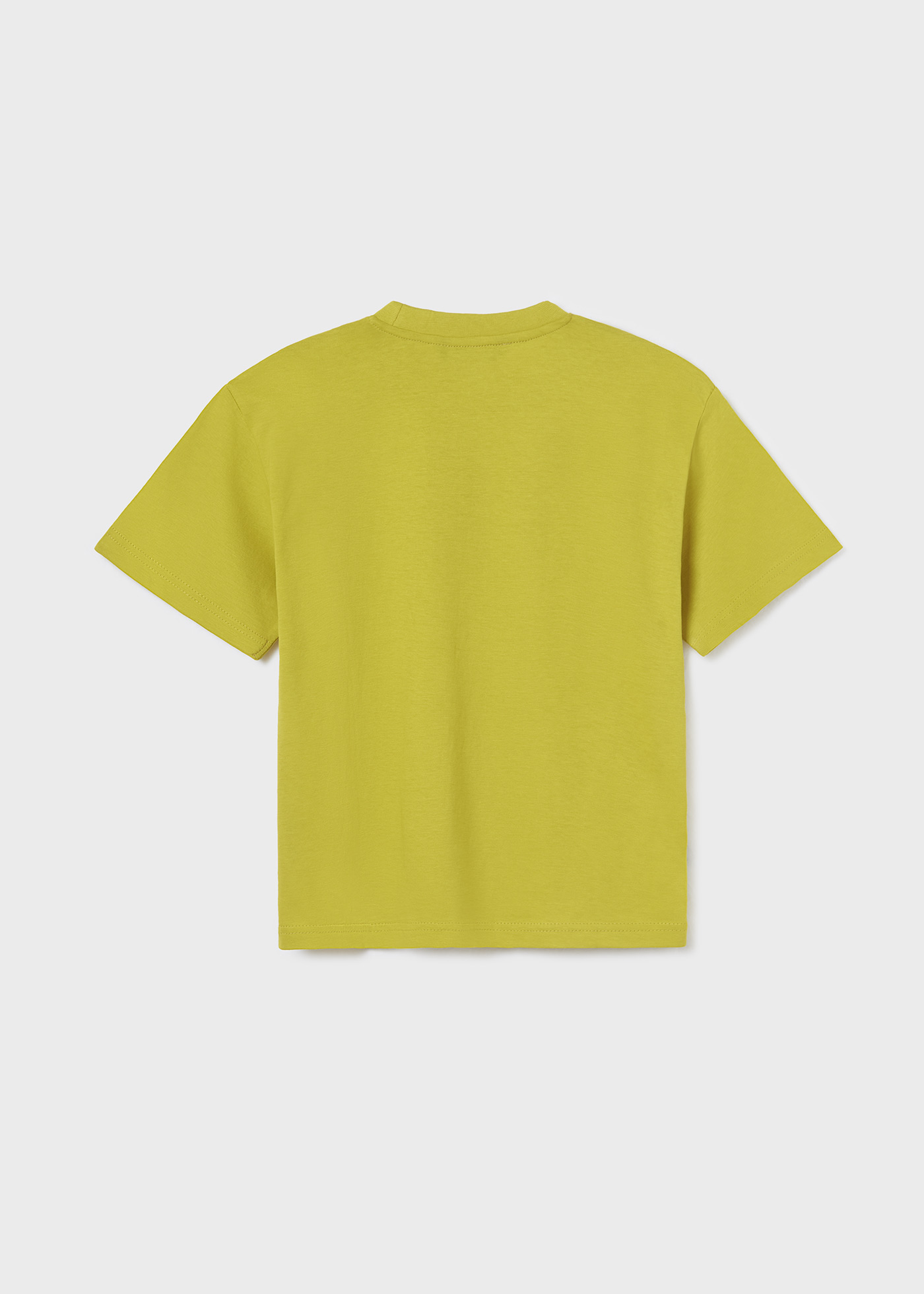 Camiseta infantil com estampa sustentável em algodão.
