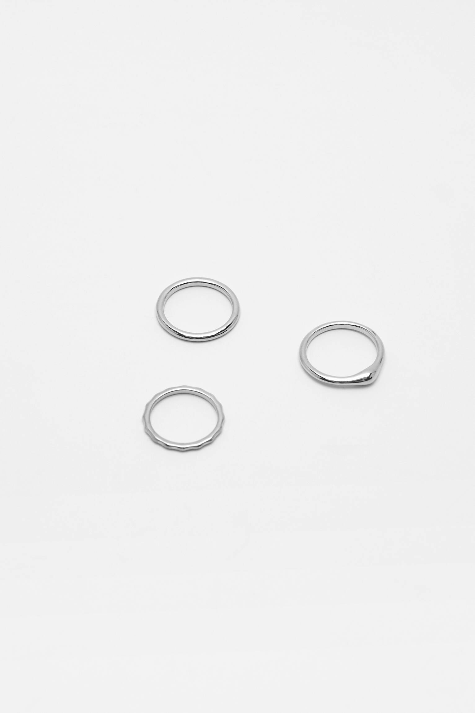 Conjunto de 7 anéis metálicos - prata