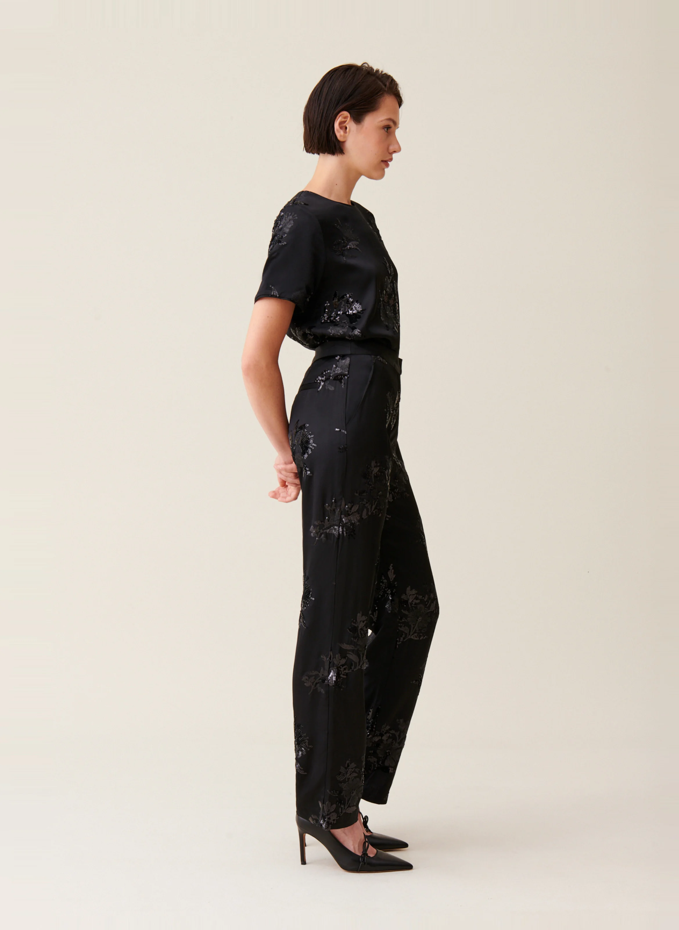 Pantalon droit à sequins brodés | Noir