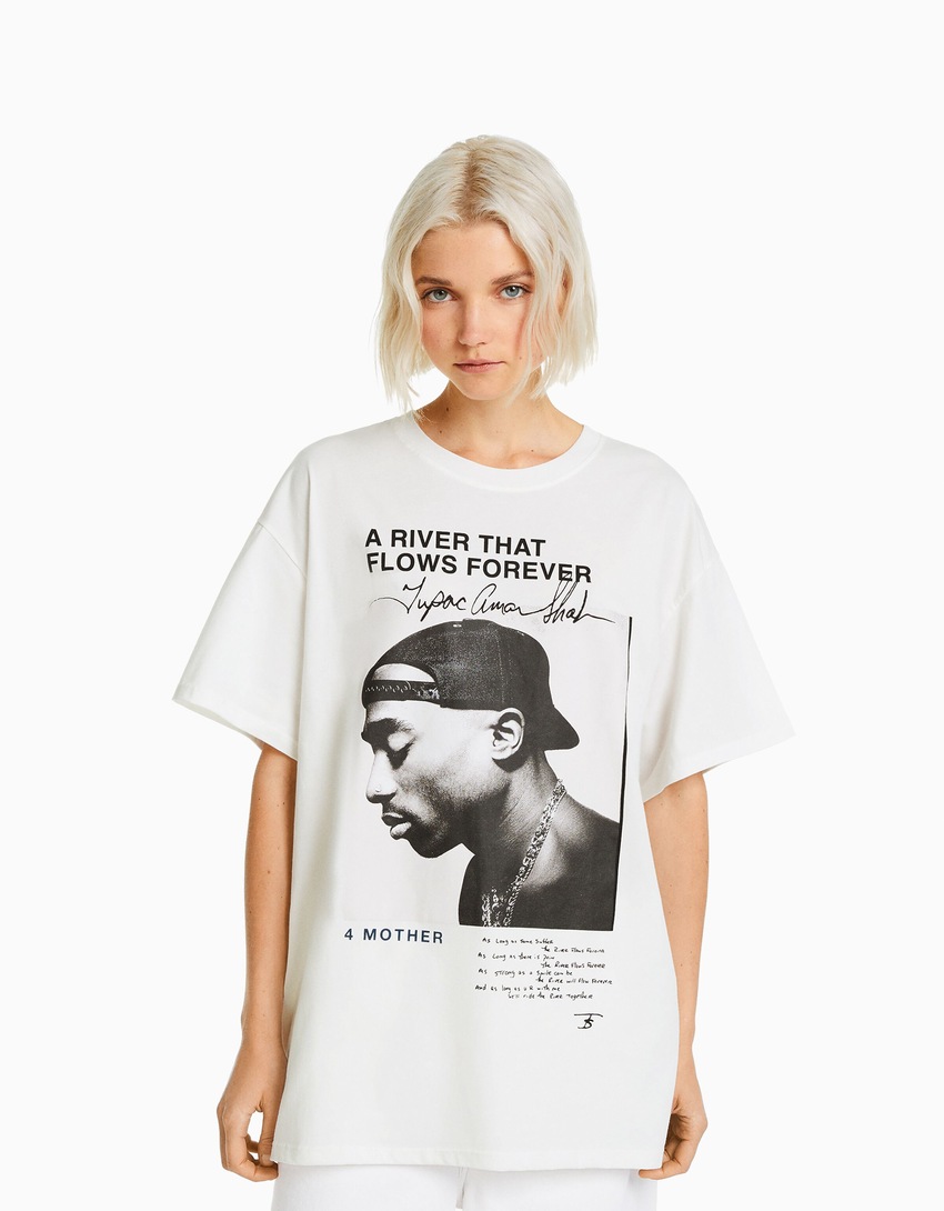 Camiseta de manga curta com estampa do Tupac