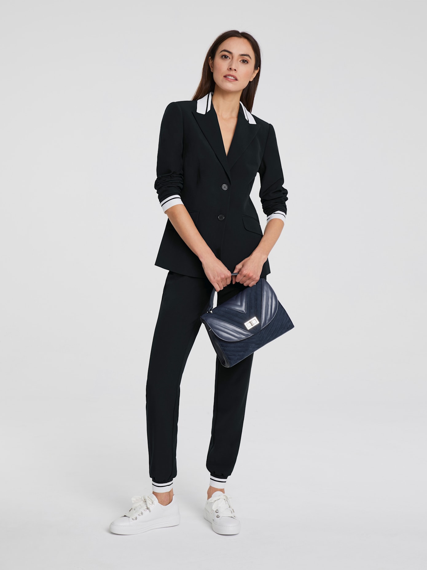 Tailleur pantalon look décontracté moderne