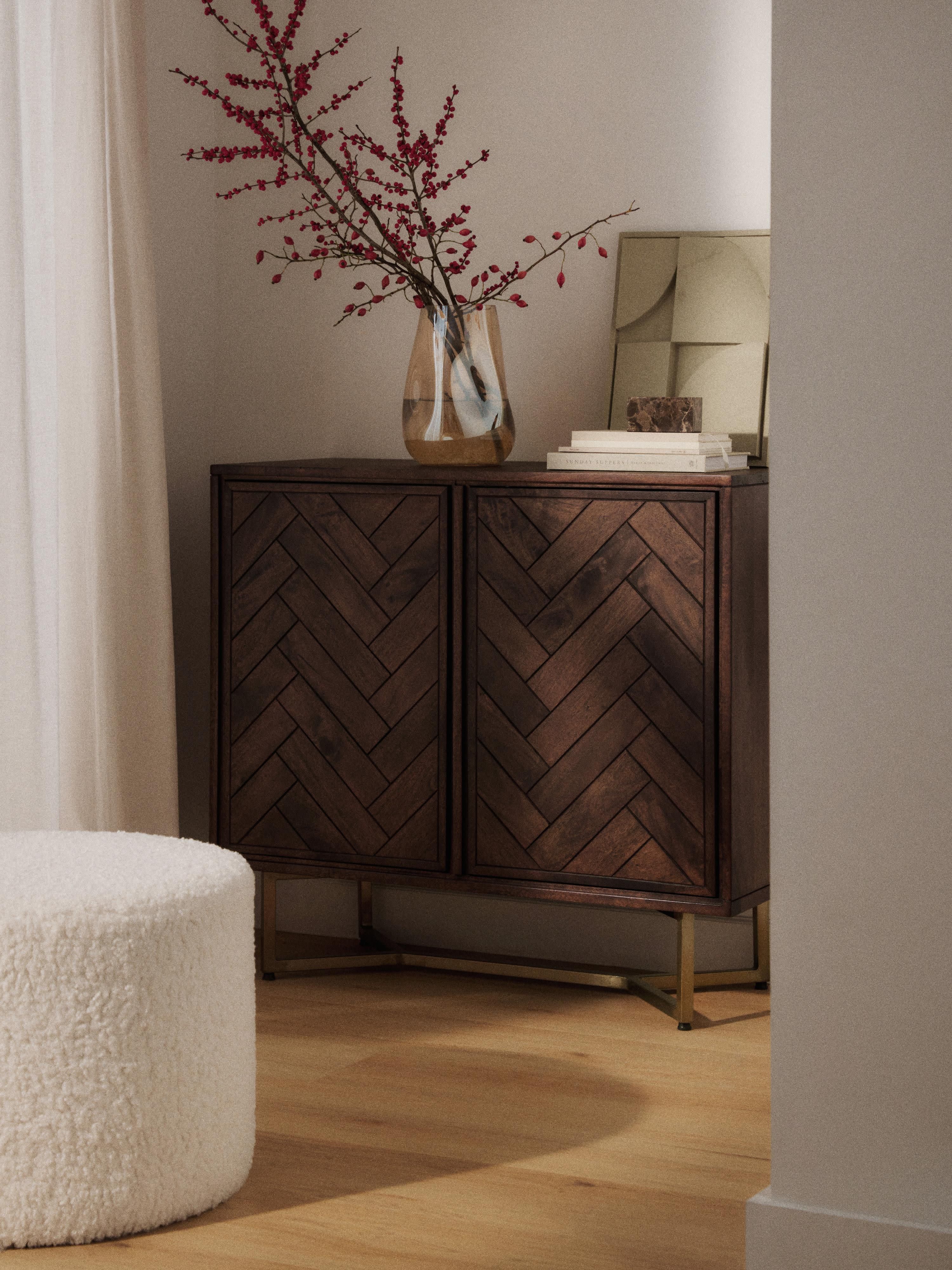 Dressoir Luca van mangohout met visgraatpatroon