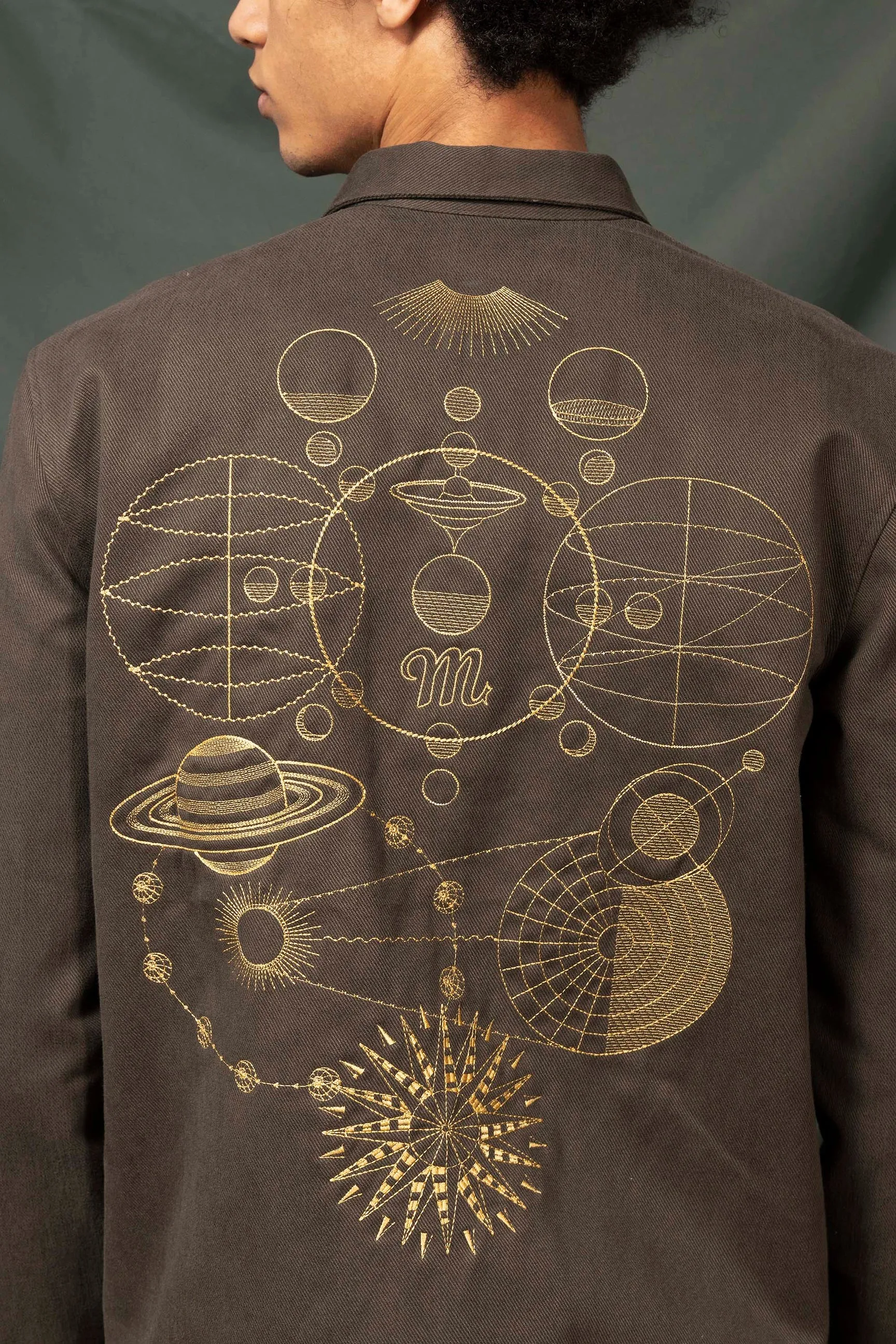 Surchemise broderie système lunaire Misericordia