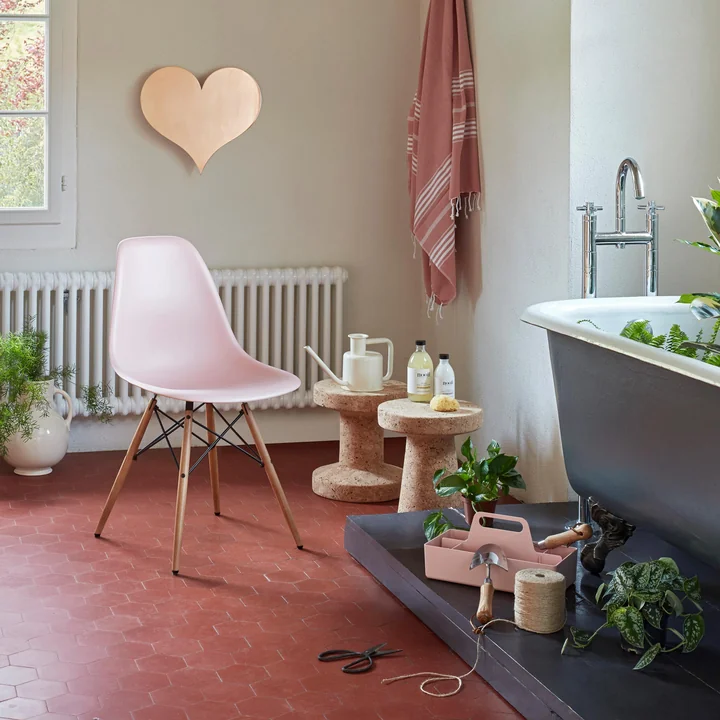 Vitra - Eames Plastic Side Chair DSW RE, Esche honigfarben / baumwollweiss (Filzgleiter basic dark)