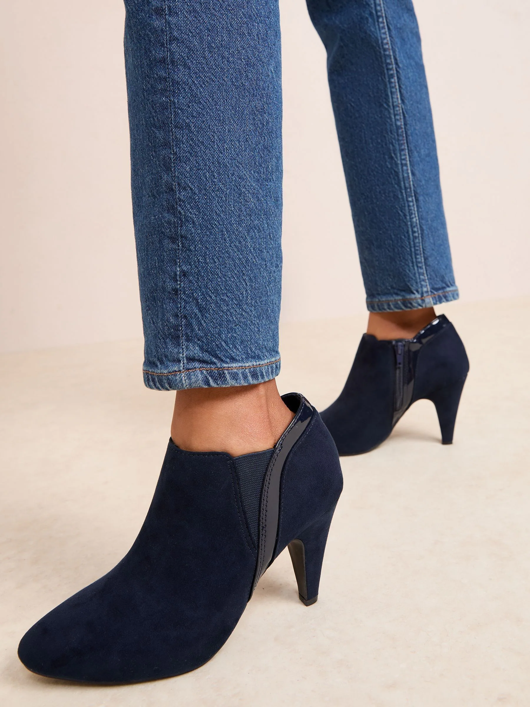 Marineblauw - Friends Like These Mid Heel Mix Material Ankle Boots