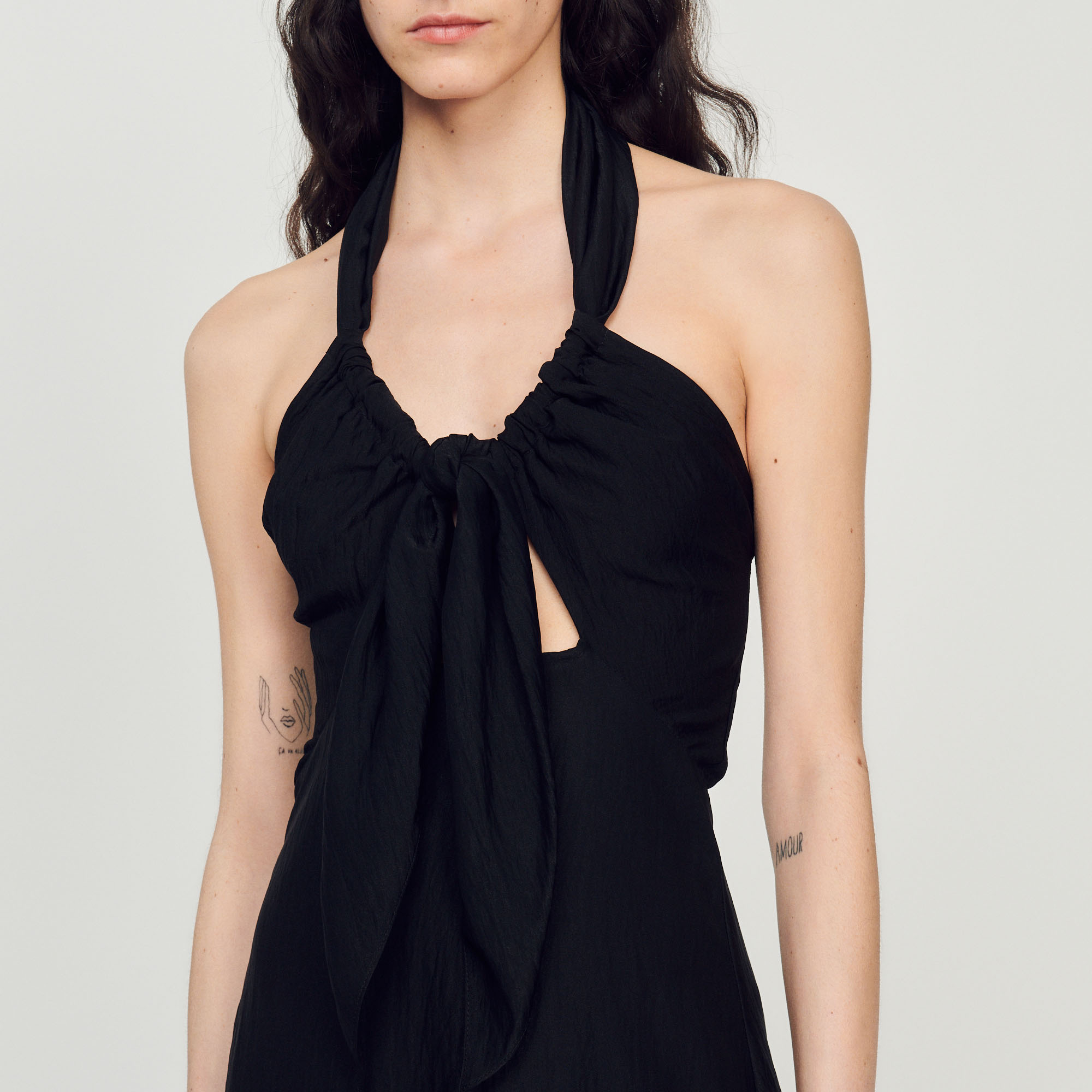 Robe nouee dos nu