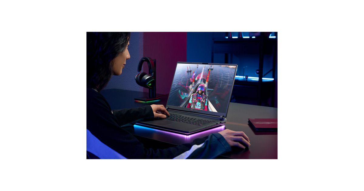 ASUSROG Strix G18 G815LP-S9005W 18